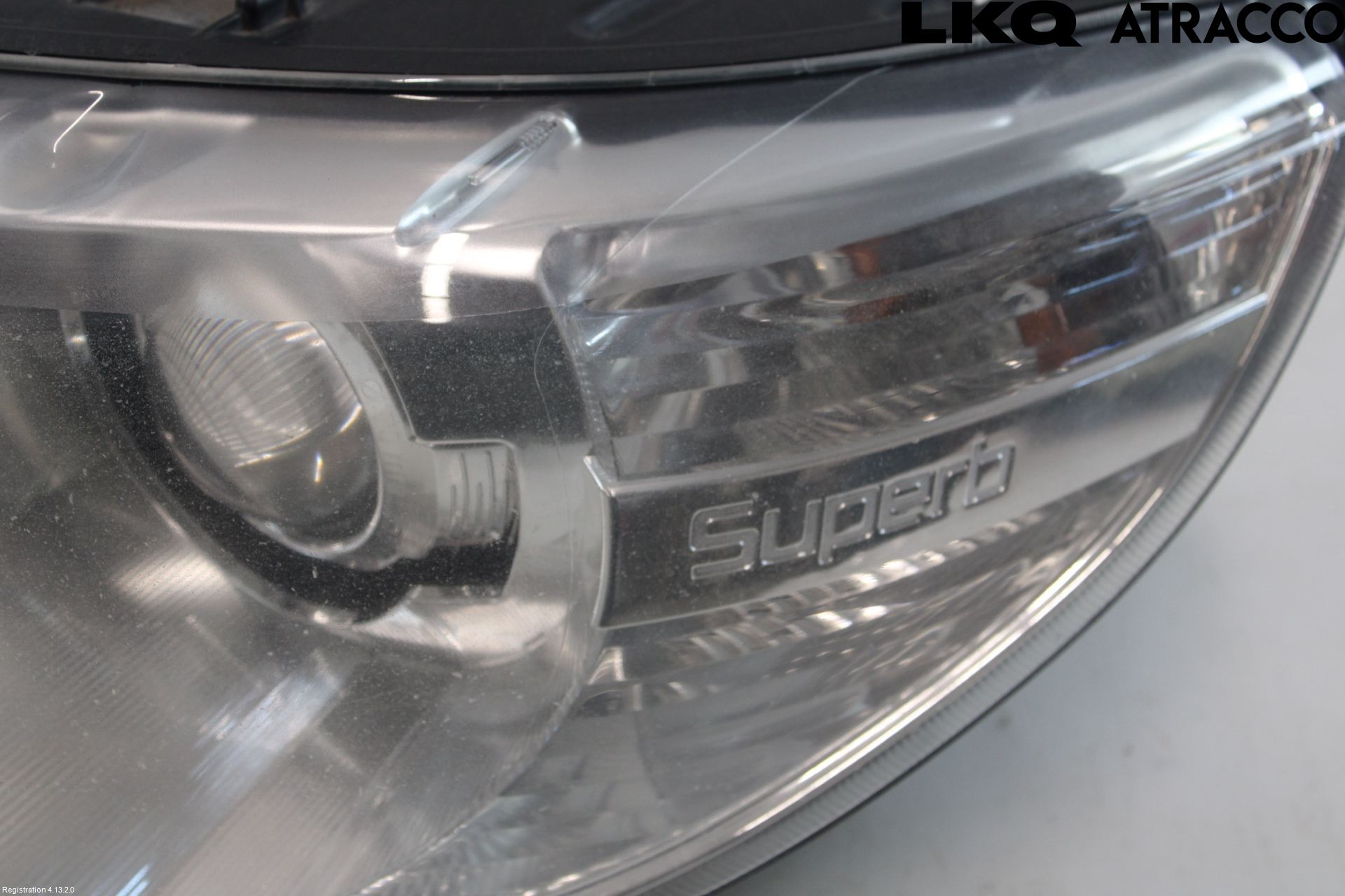 Skoda SUPERB 09-15 Strålkastare Vänster