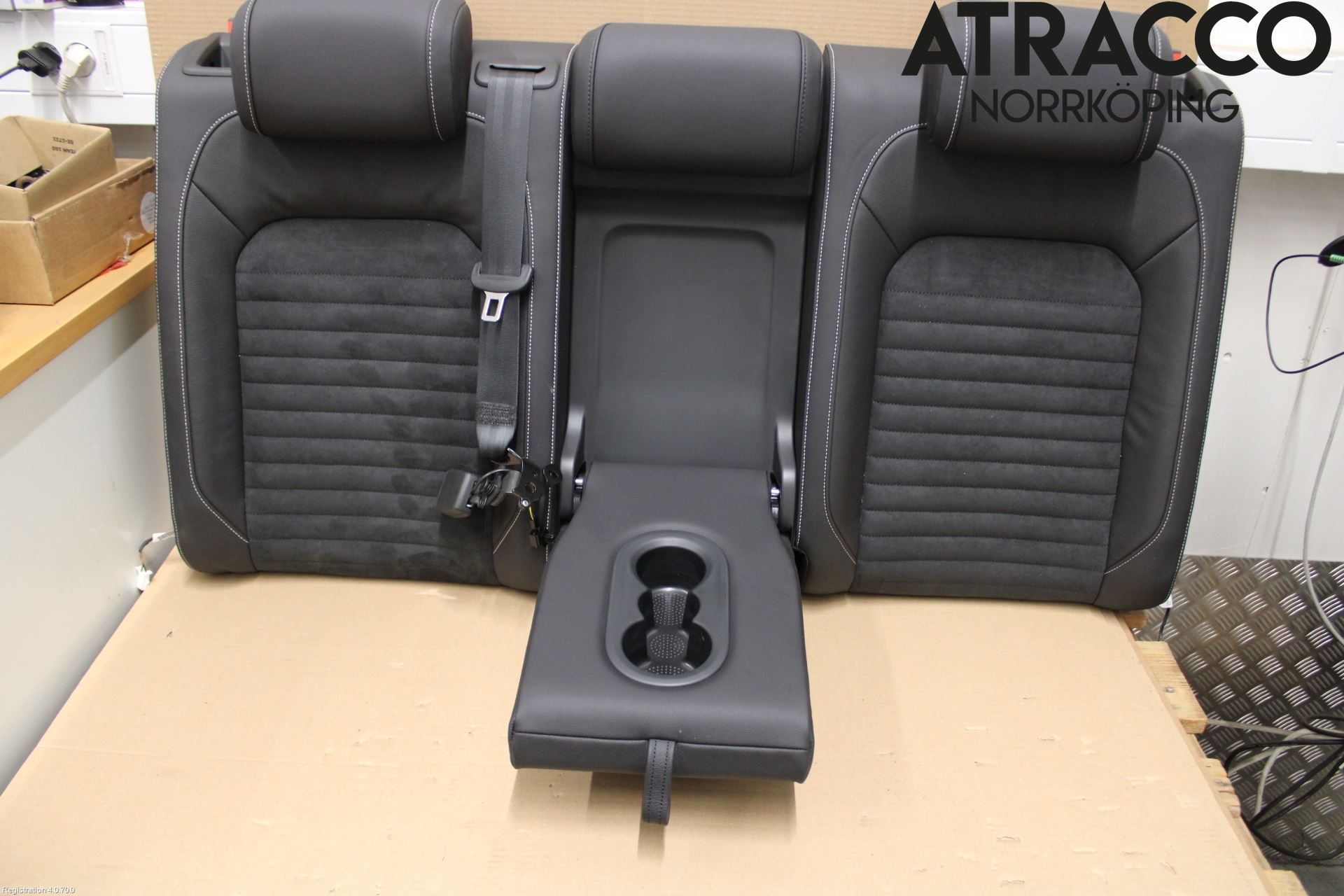 Volkswagen VW PASSAT 20-24 Inredning Ryggdyna Bak