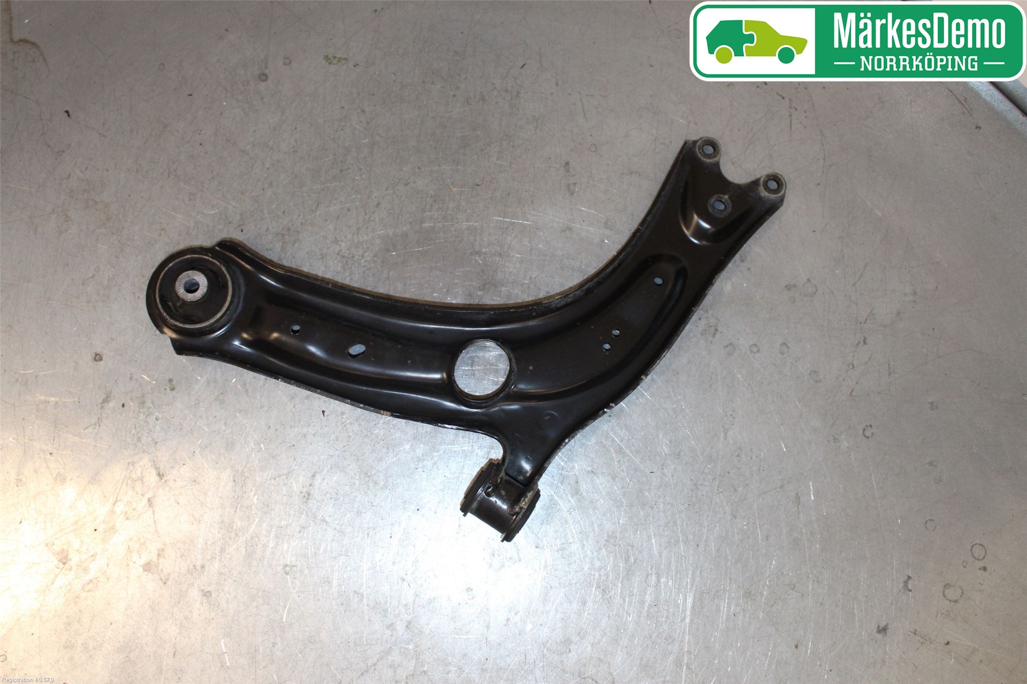 Volkswagen VW PASSAT 15-19 Bärarm Fram Undre Hö