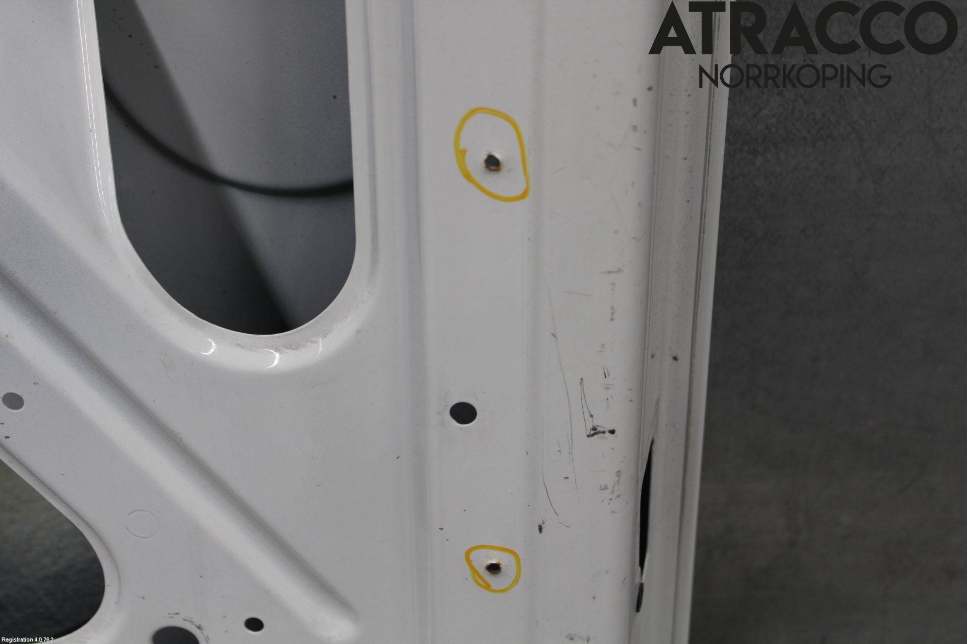 Volkswagen VW CADDY      04-10 Dörr Bak Van-Skåp Höger