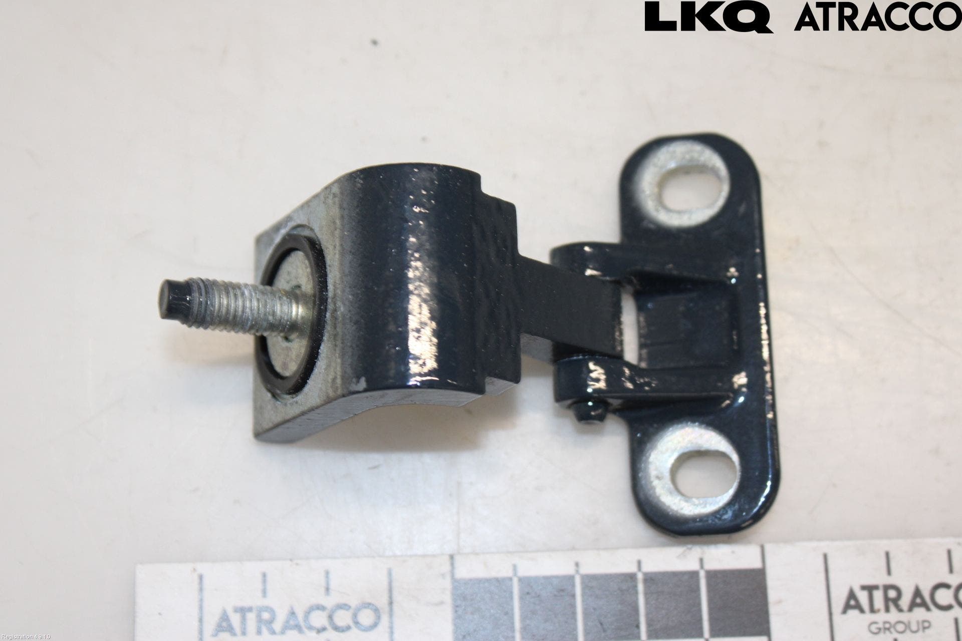 Seat LEON 20- Bakluckegångjärn Hö