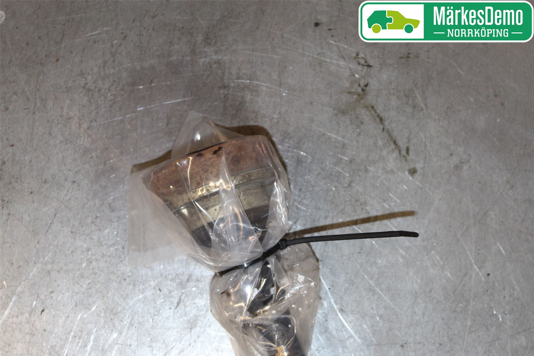 Volkswagen VW POLO 10-17 Drivaxel Fram Vänster