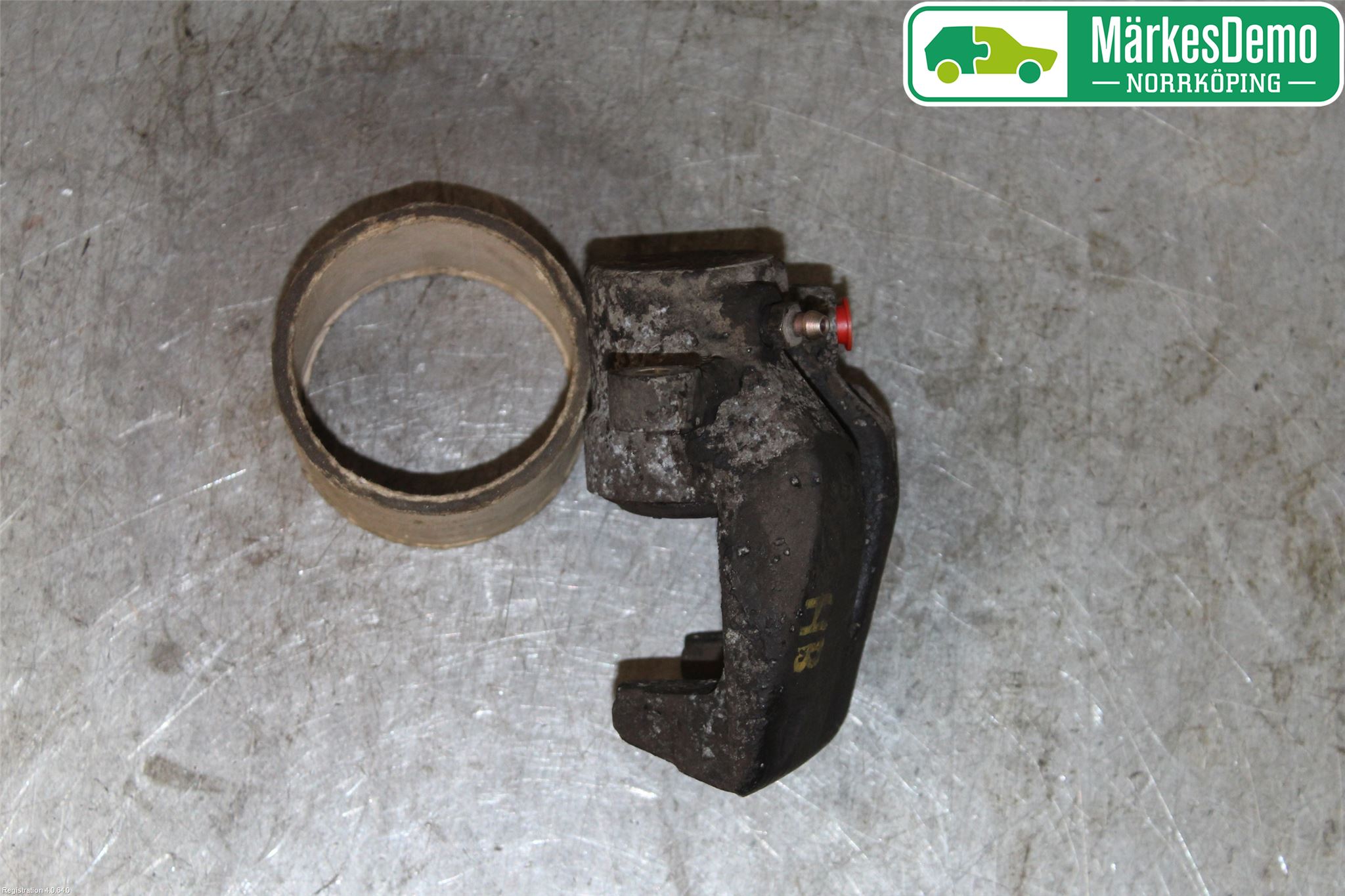 Toyota AVENSIS 03-06 Bromsok Bak Höger