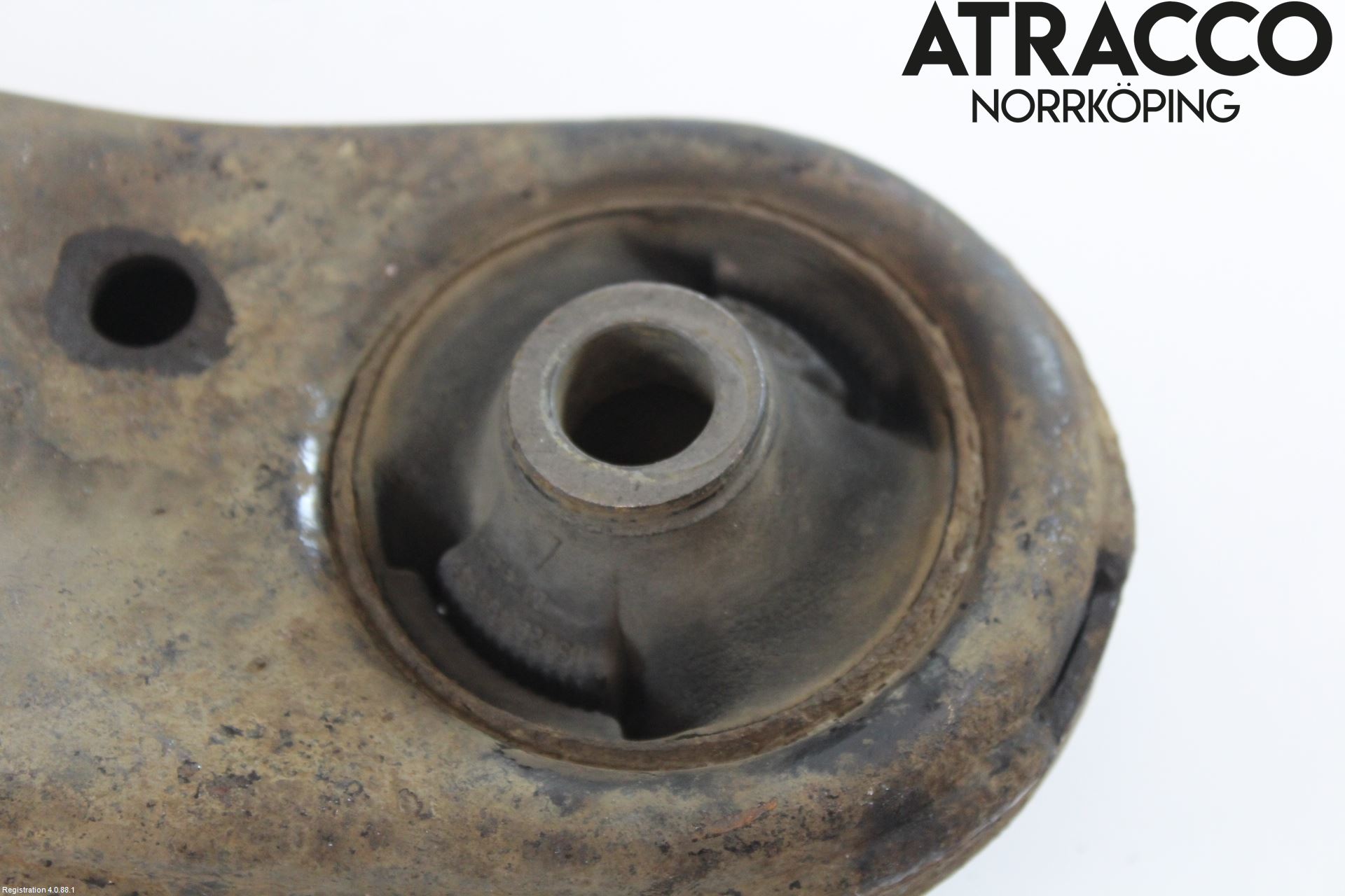 Toyota AVENSIS 09-15 Bärarm Fram Undre Hö