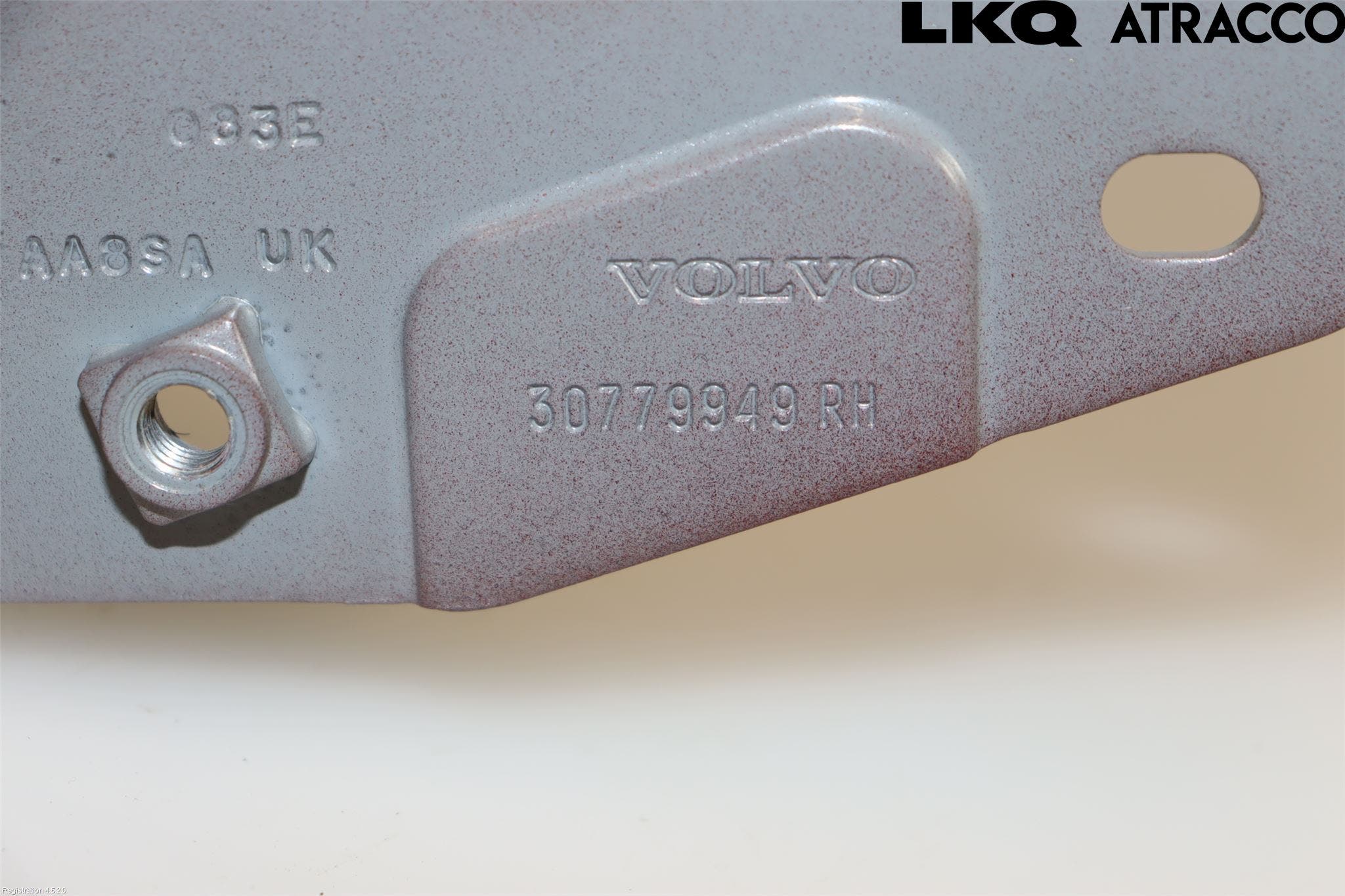 Volvo S60 05-10 Bakluckegångjärn Hö