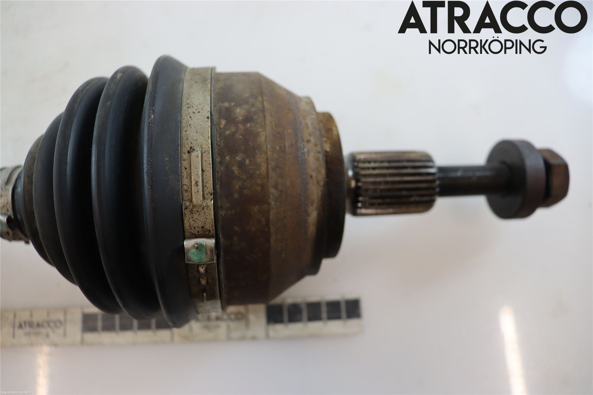 Volkswagen VW AMAROK 2H 10-22 Drivaxel Fram Vänster