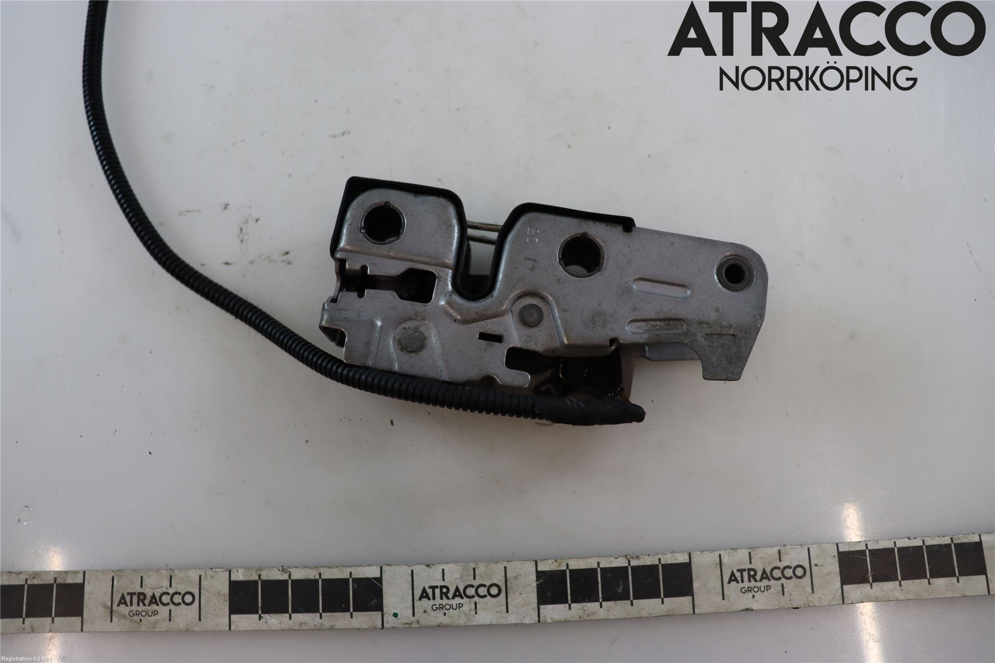 Volkswagen VW GOLF VI 09-13 Huvlås