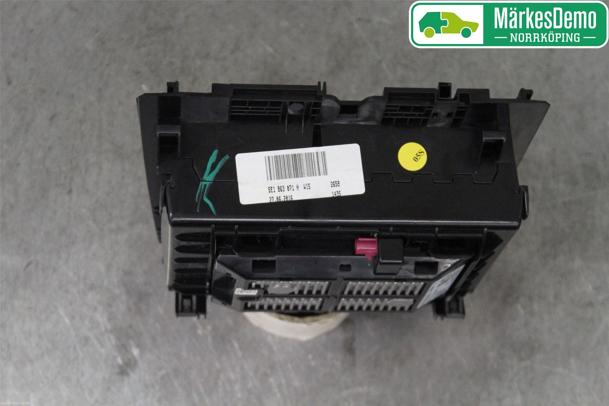 Skoda OCTAVIA (5E) 13-20 Instrumentbräda Förvaringsfack