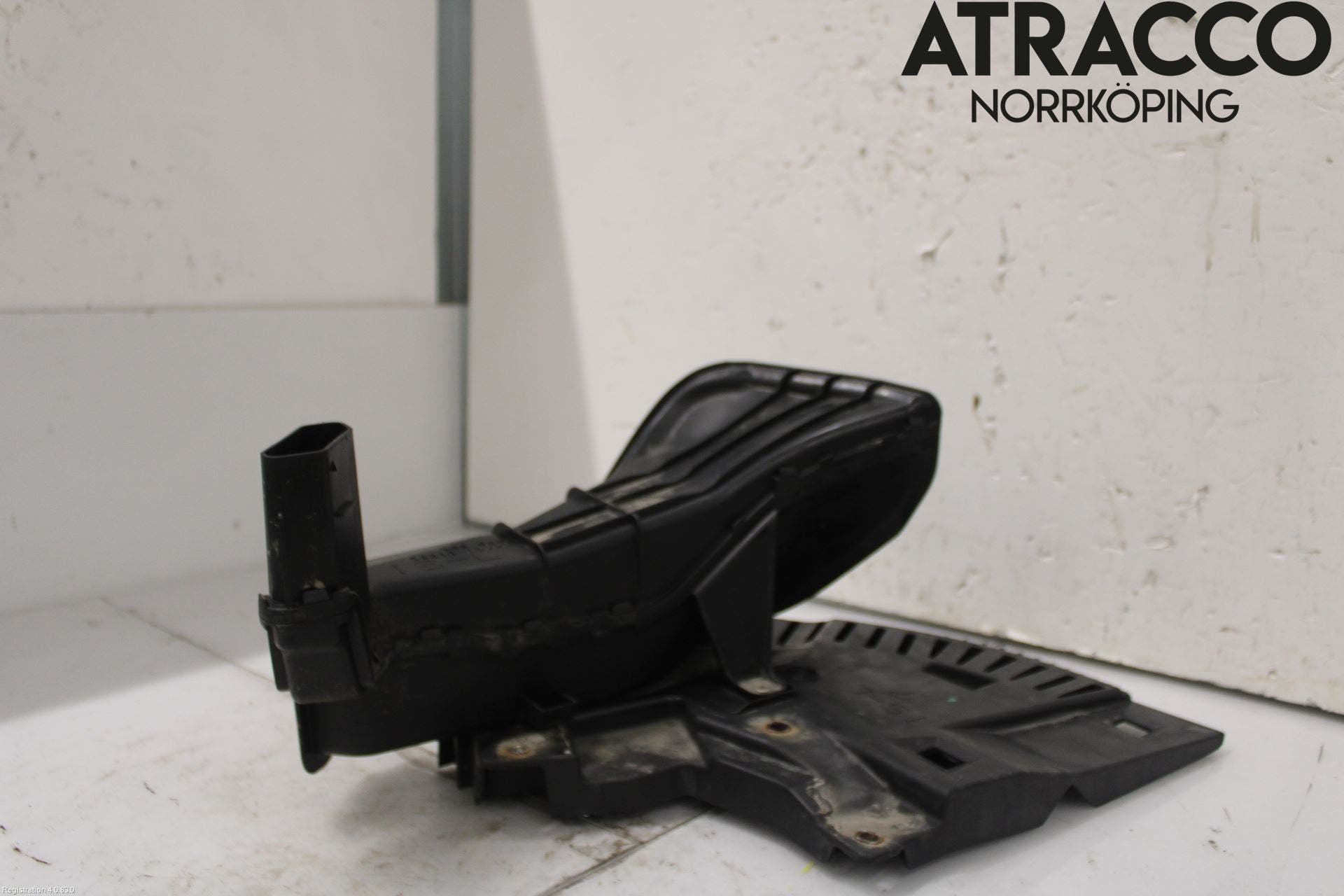 Lexus IS 250/350 14-20 Deflektor Plåt-Plast Kylning