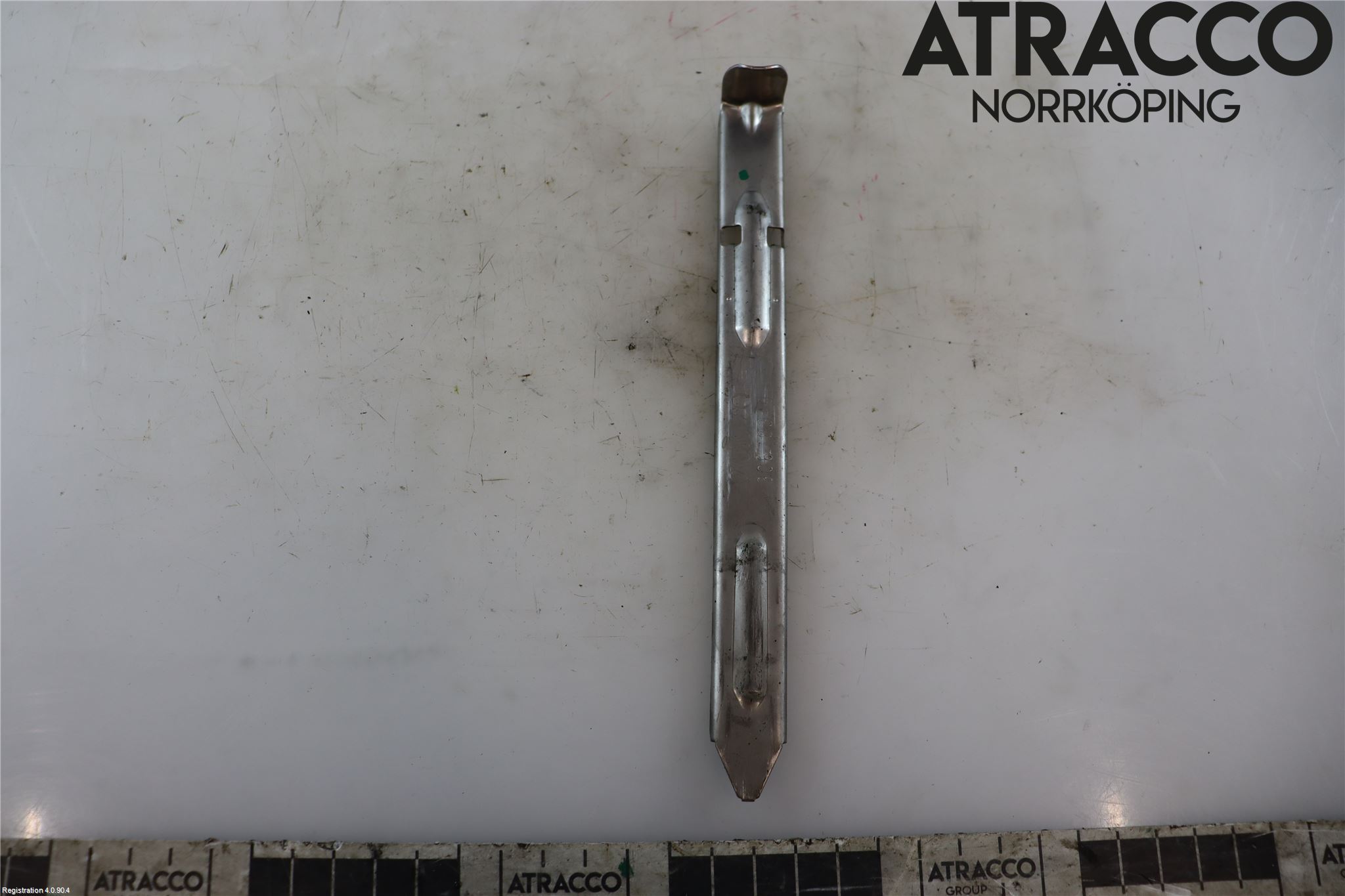 Volvo V70 08-13 Strålkast Fästsarg