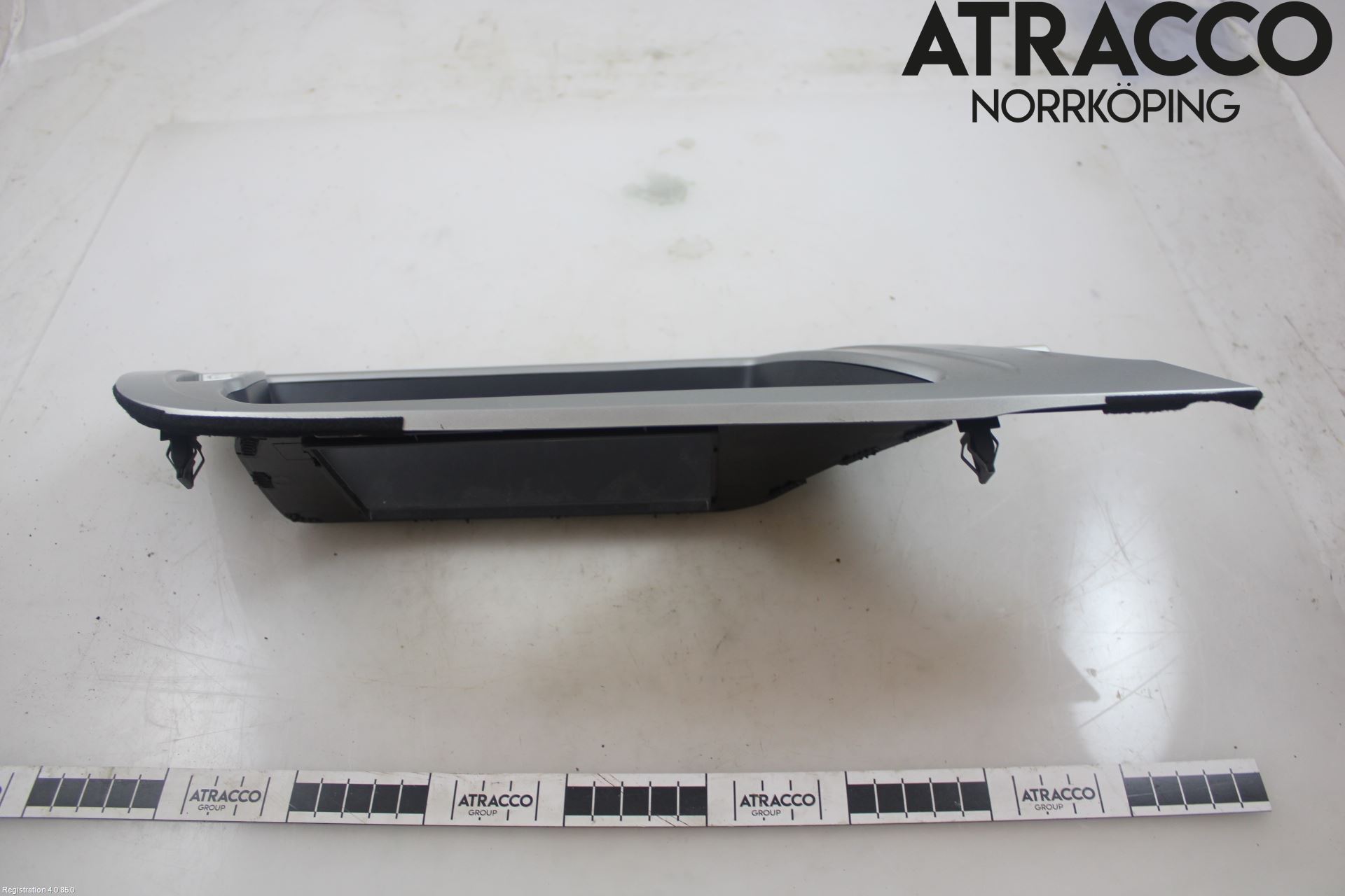 Audi A4/S4 08-11 Instrument-Radio Sarg