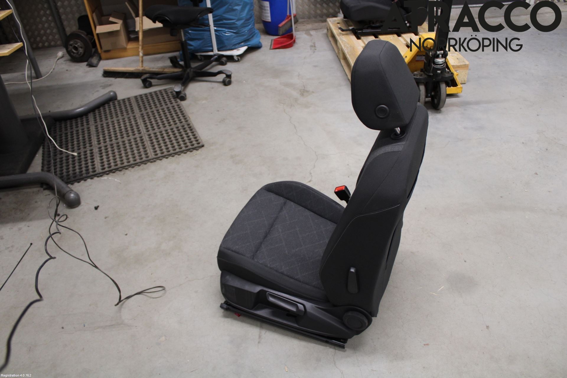 Volkswagen VW GOLF / E-GOLF VIII 20- Inredning Stol Fram Vä