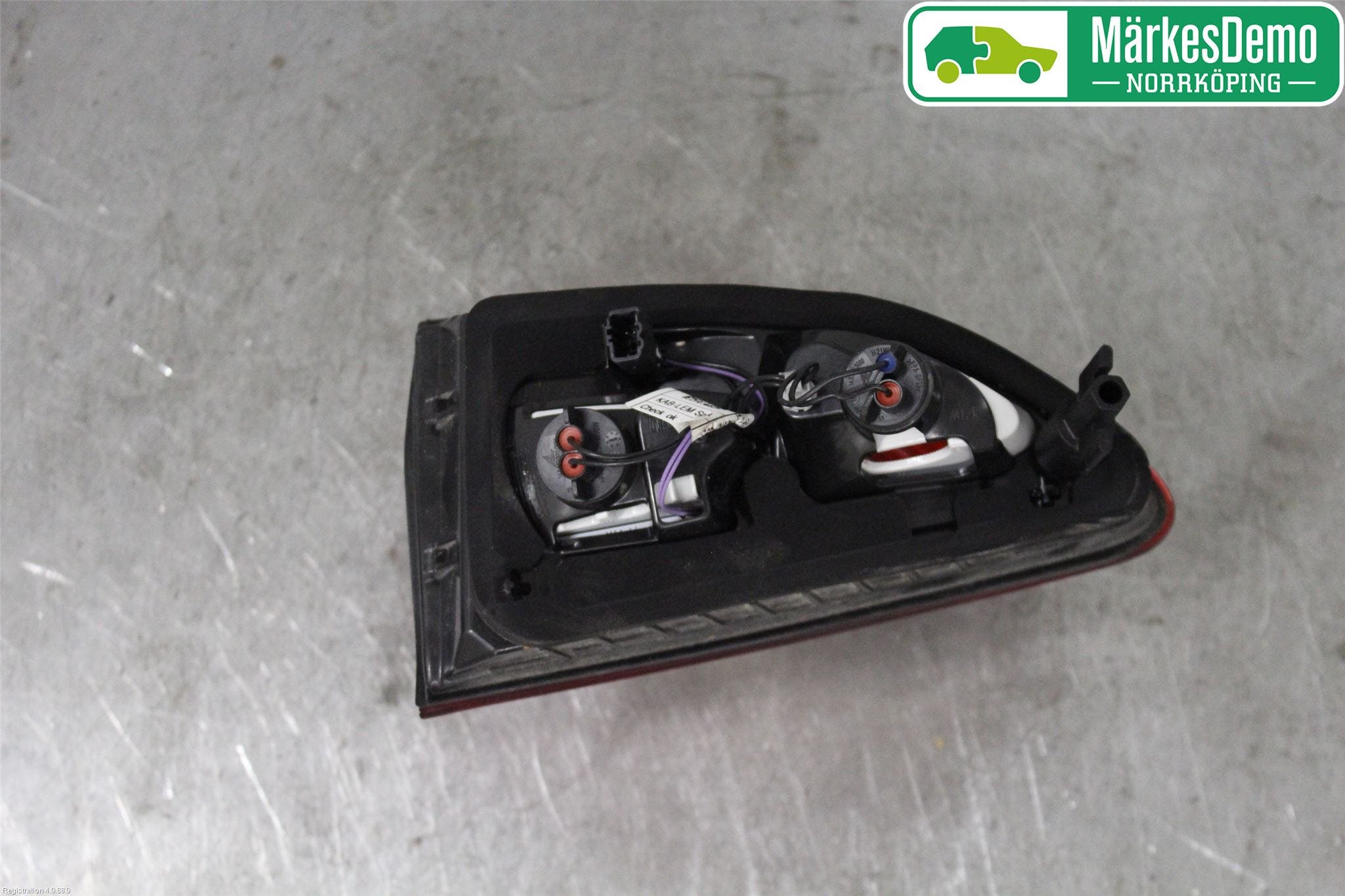 Opel INSIGNIA 17- Bakljus Lucka Vä