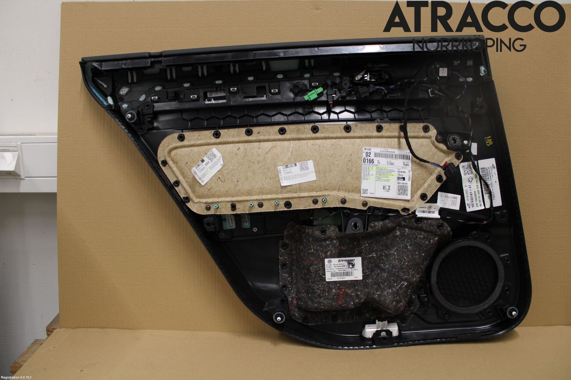 Volkswagen VW PASSAT 20-24 Dörrklädsel Hö