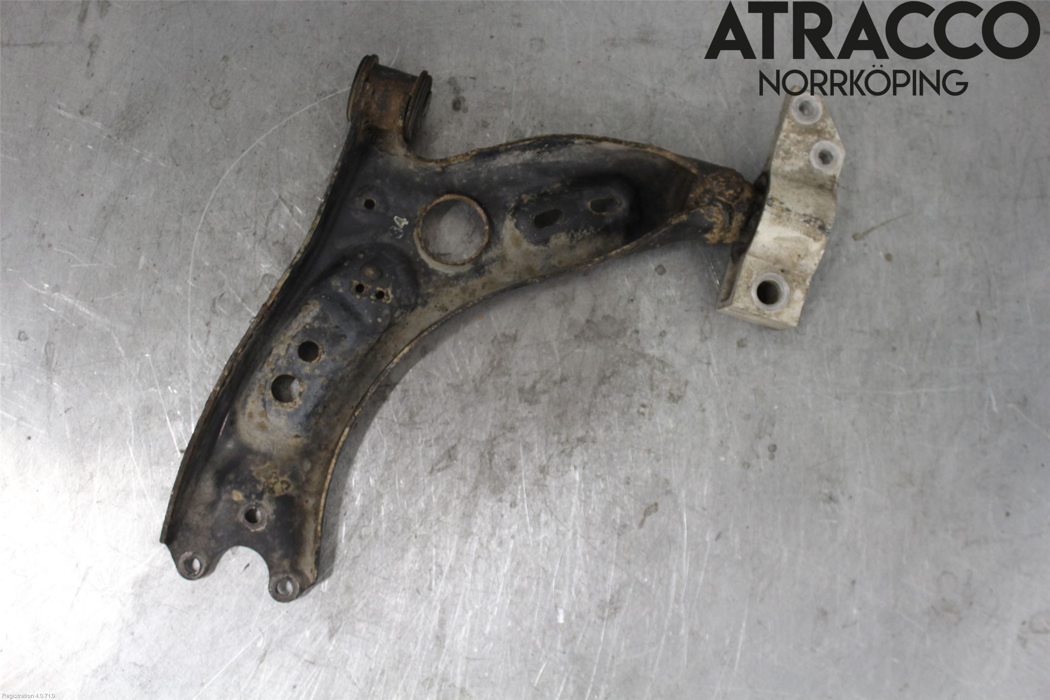 Volkswagen VW GOLF VI 09-13 Bärarm Fram Undre Hö
