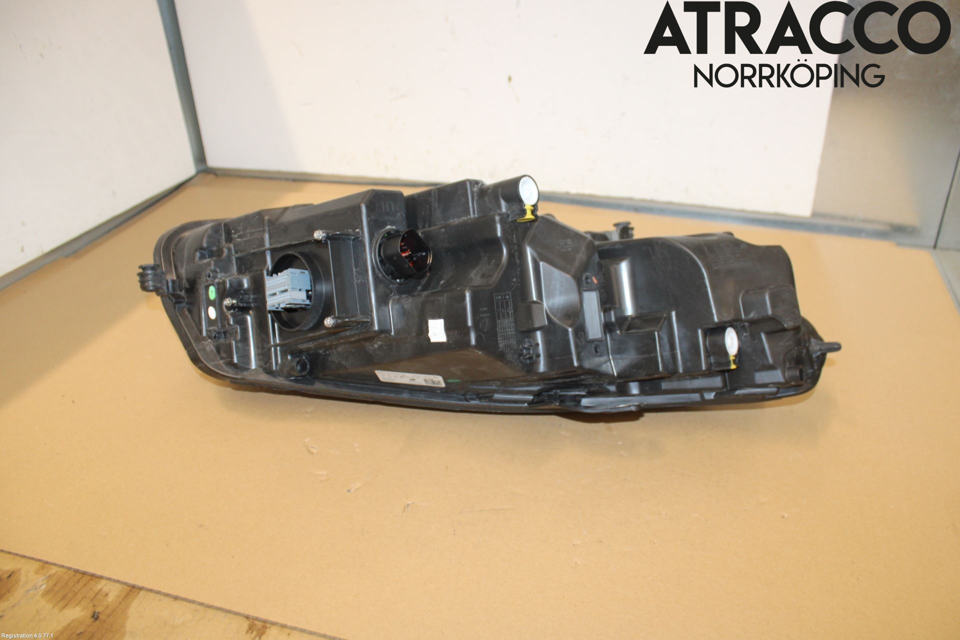 Jaguar E-PACE 17- Strålkastare Vänster