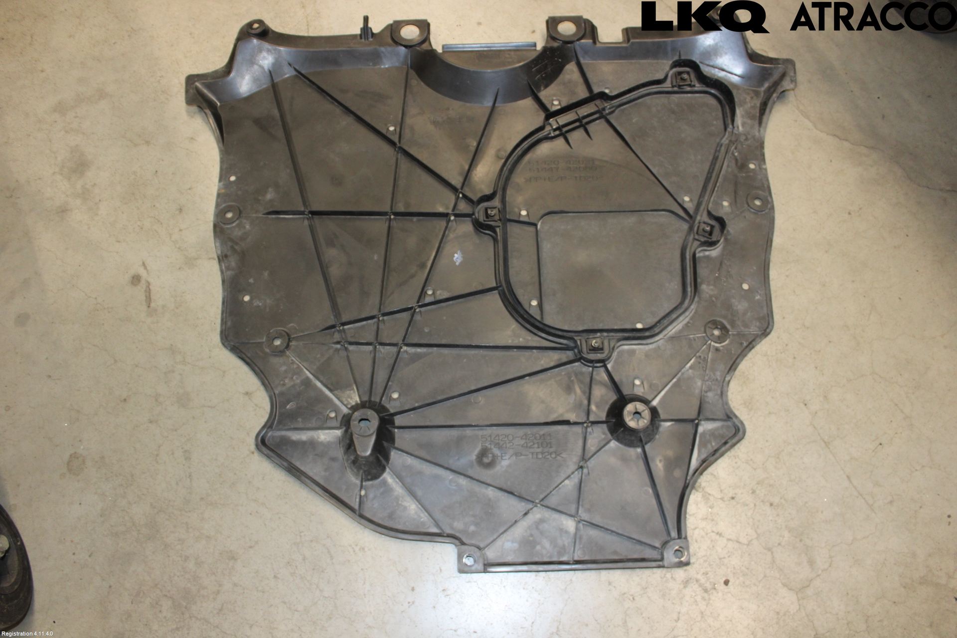 Toyota RAV4 19- Hasplåt Plåt-Plast