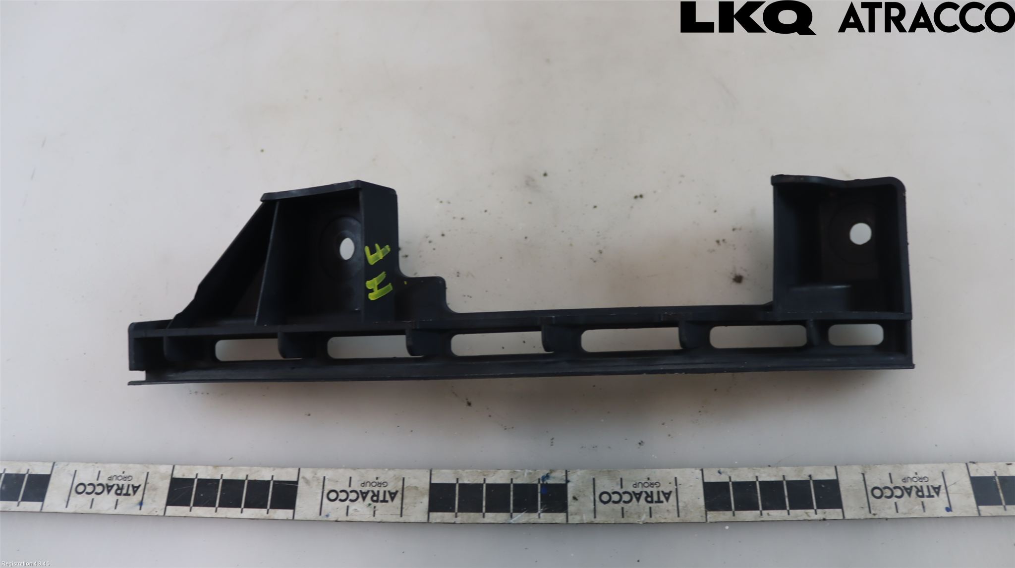 Volkswagen VW CADDY      04-10 Stötfångarfäste Fram Hö