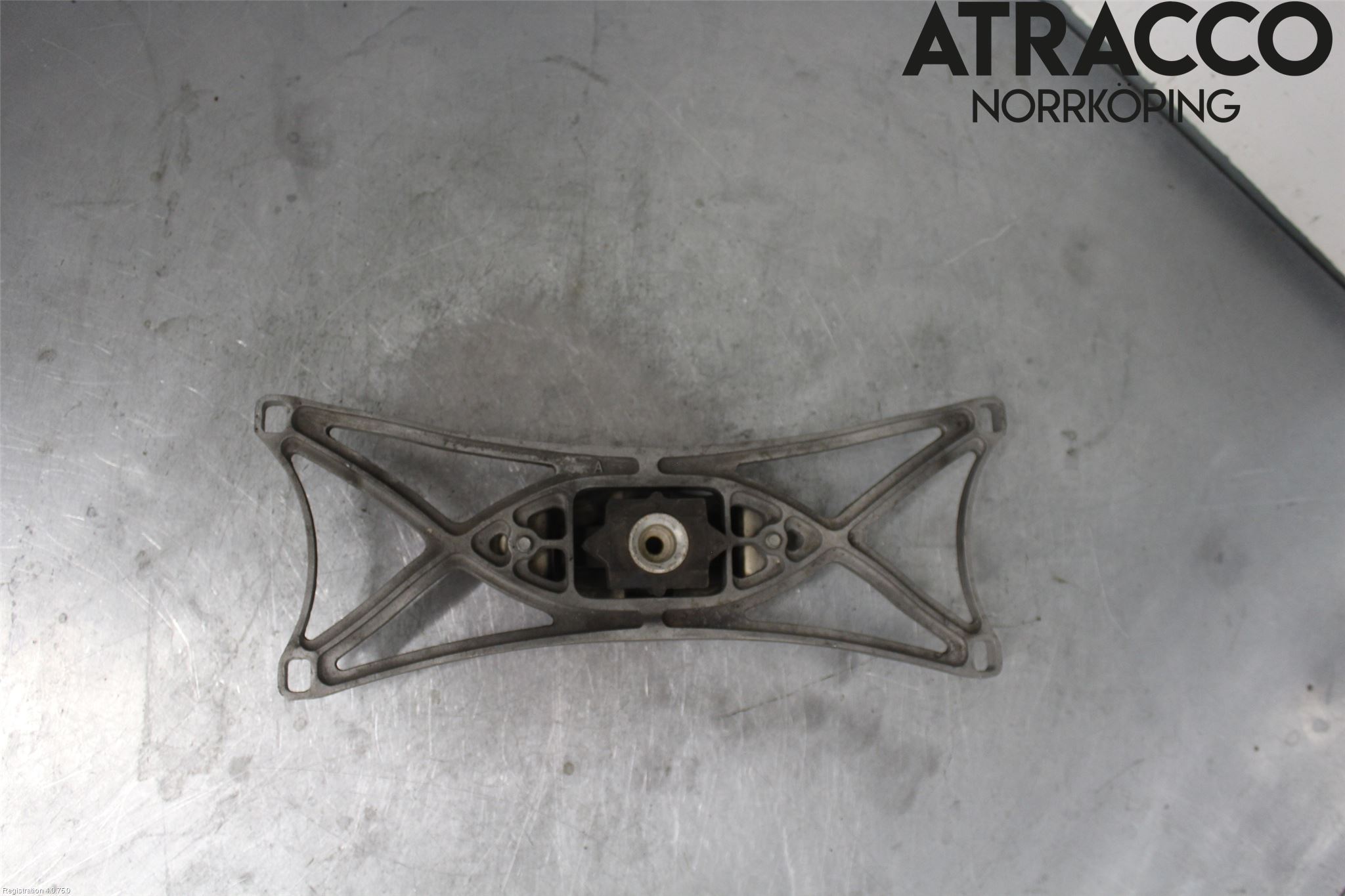 Jaguar XK8/XKR   96-06 Motorfäste