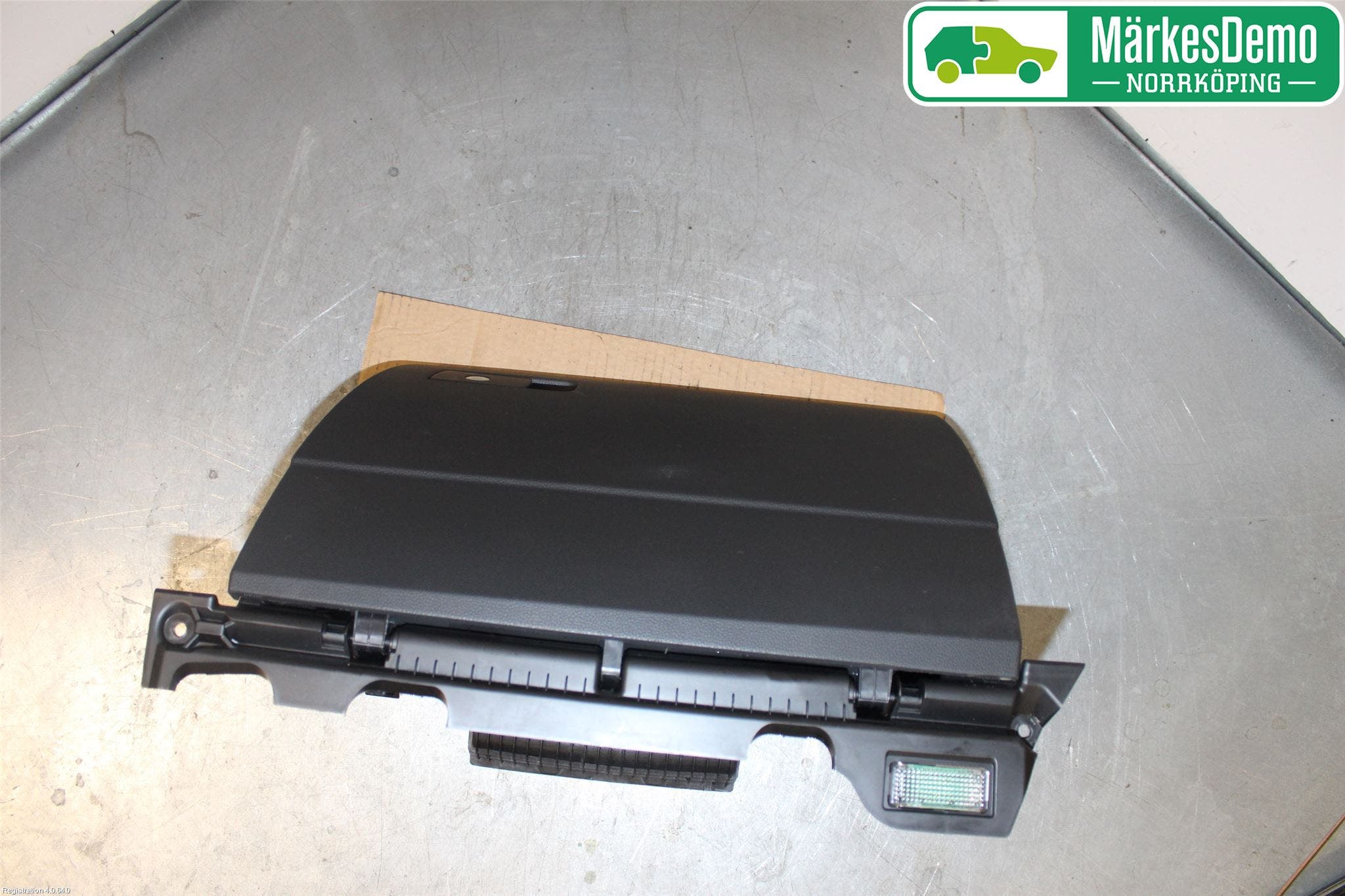 Volkswagen VW PASSAT 15-19 Handskfack