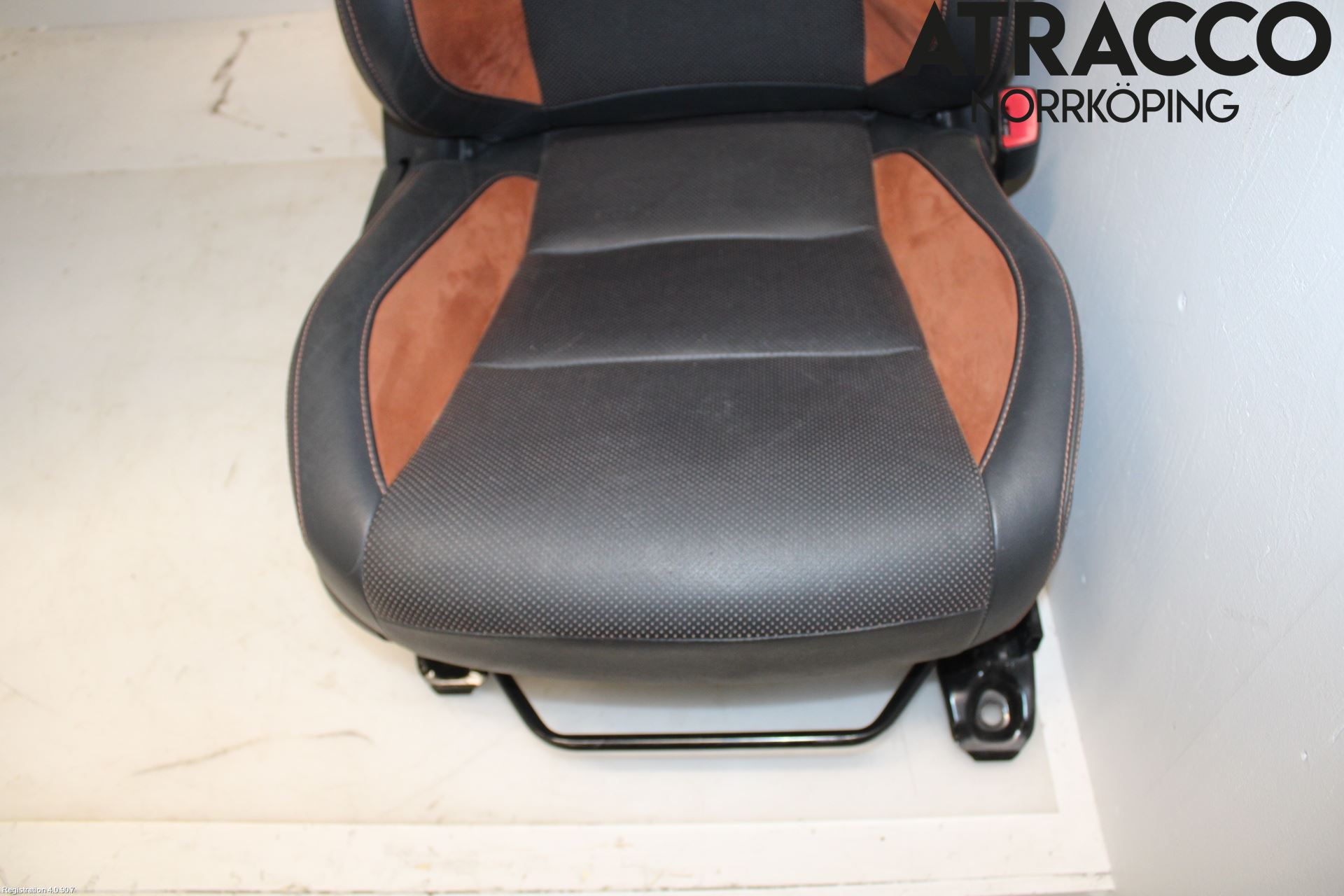 Toyota AVENSIS 16-18 Inredning Stol Fram Hö