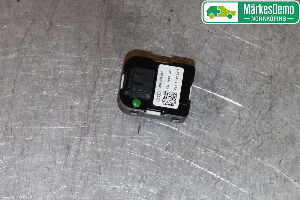 Audi A6 F2/C8 19- Strömställare Spegel