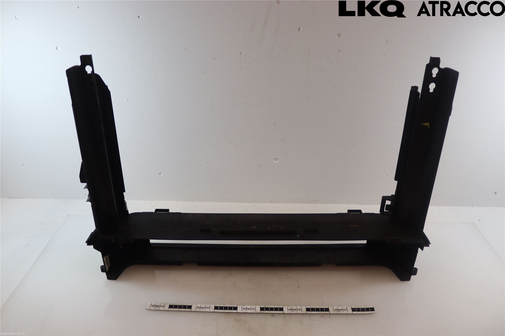 BMW 5 E60/61 Sed/Tou 02-10 Kylarfäste-Ram-Balk