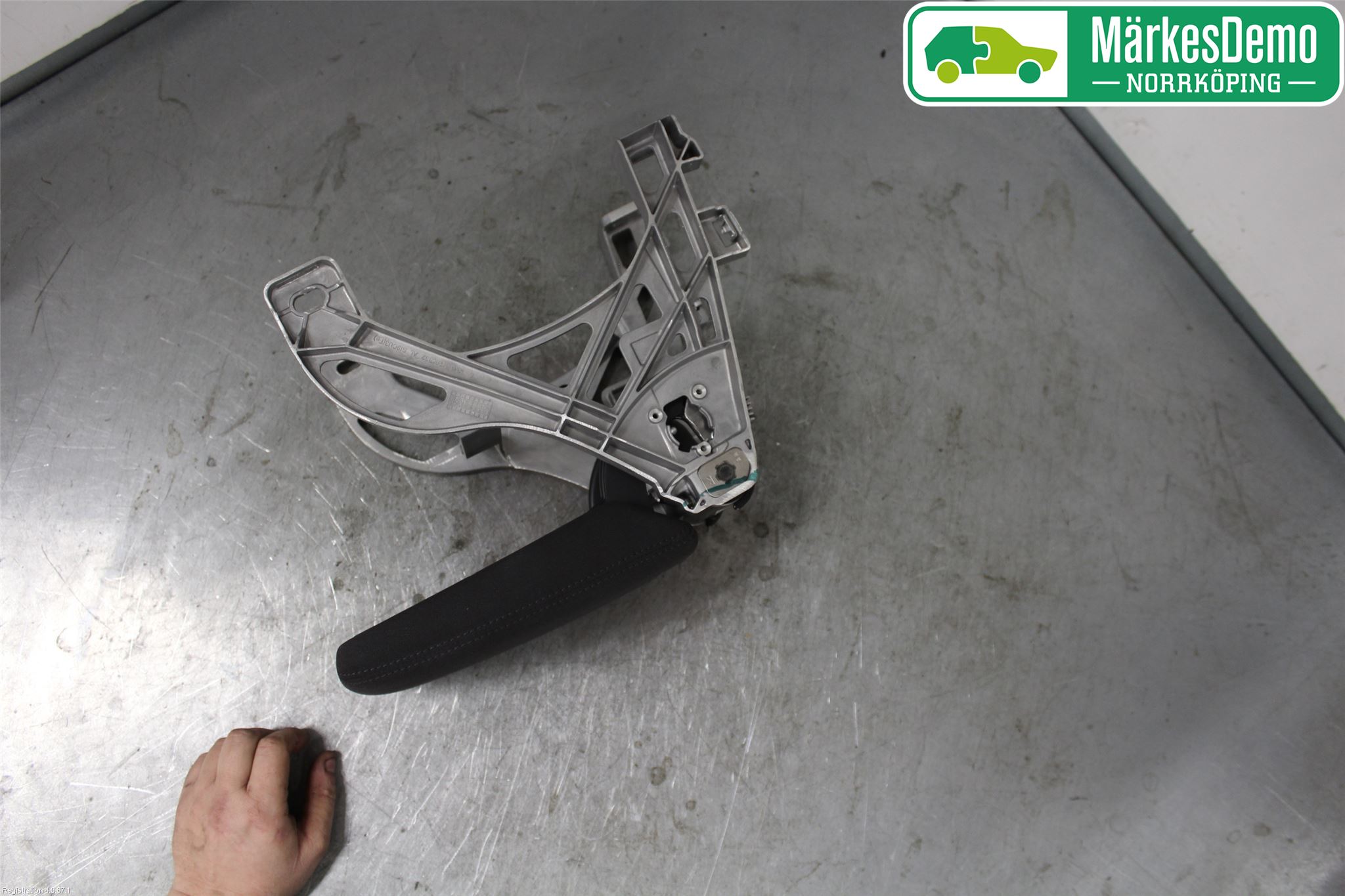 Audi A4/S4 B9 16-19 Inredning Armstöd