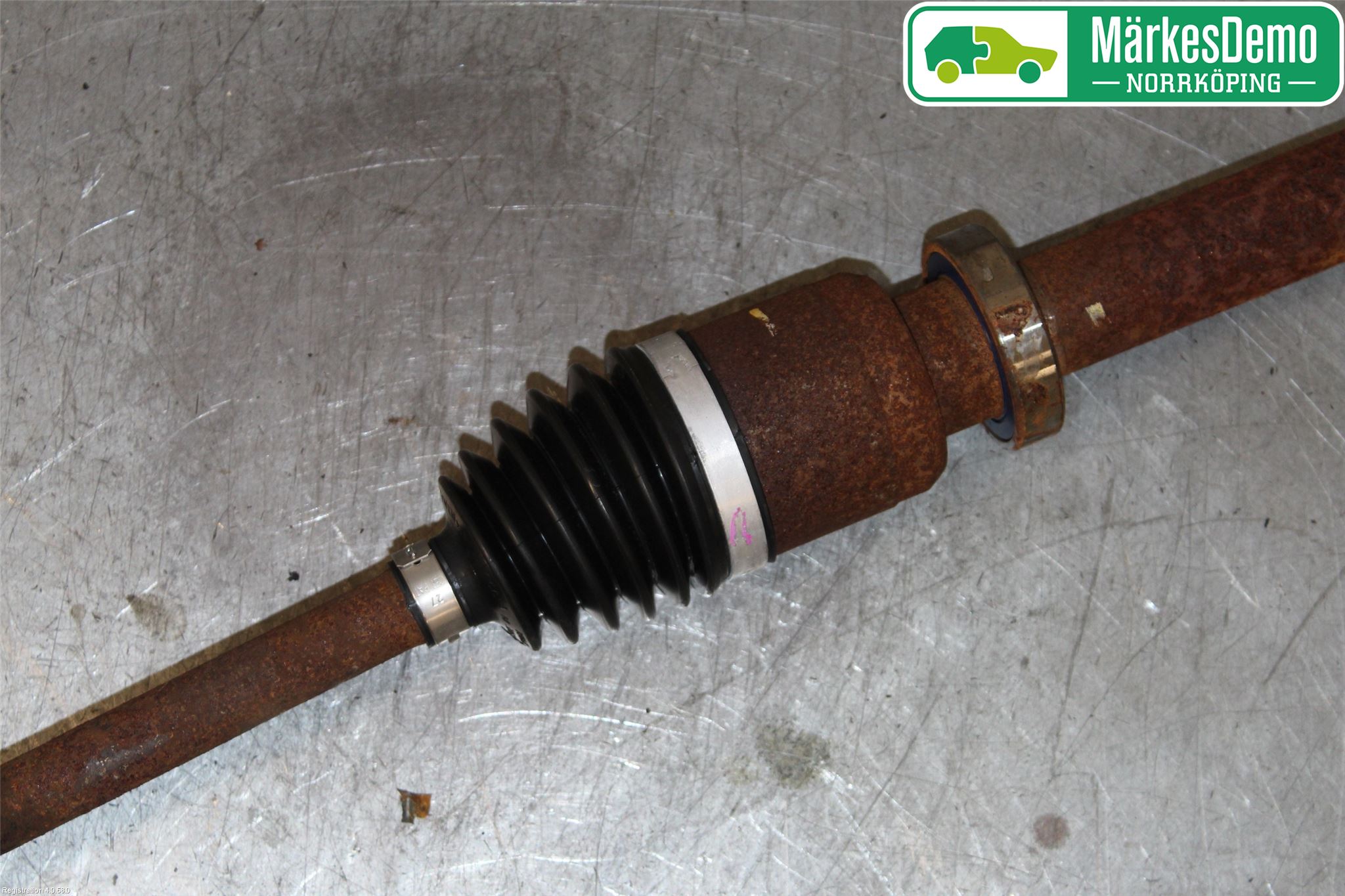 Renault CLIO III  09-12 Drivaxel Fram Höger