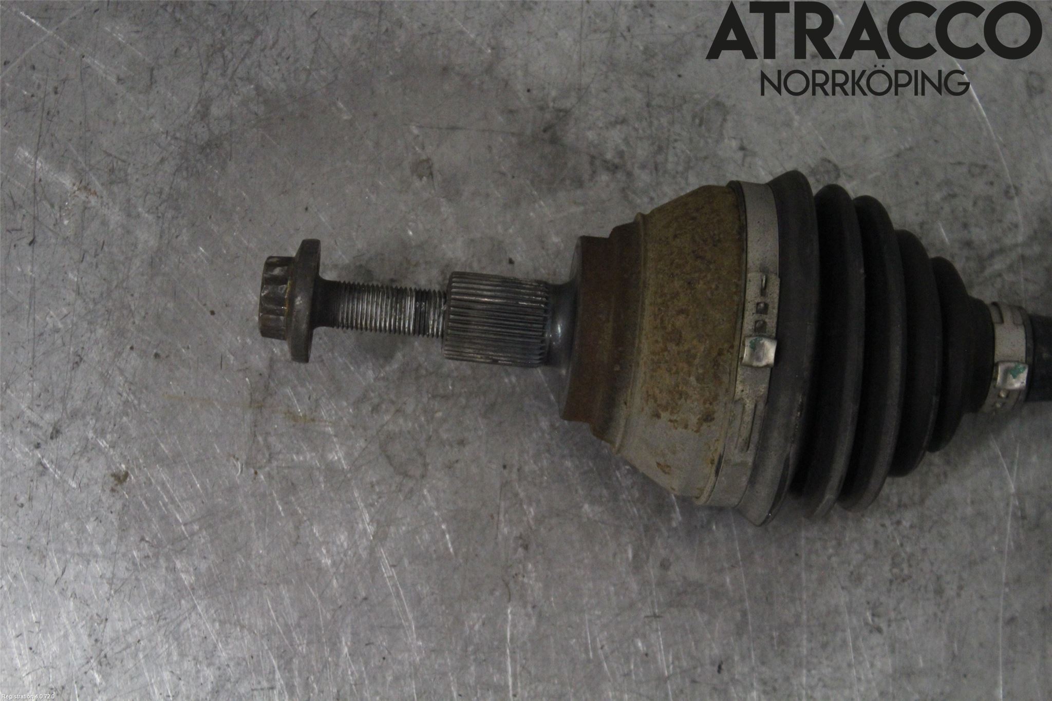 Volkswagen VW PASSAT 11-14 Drivaxel Fram Höger
