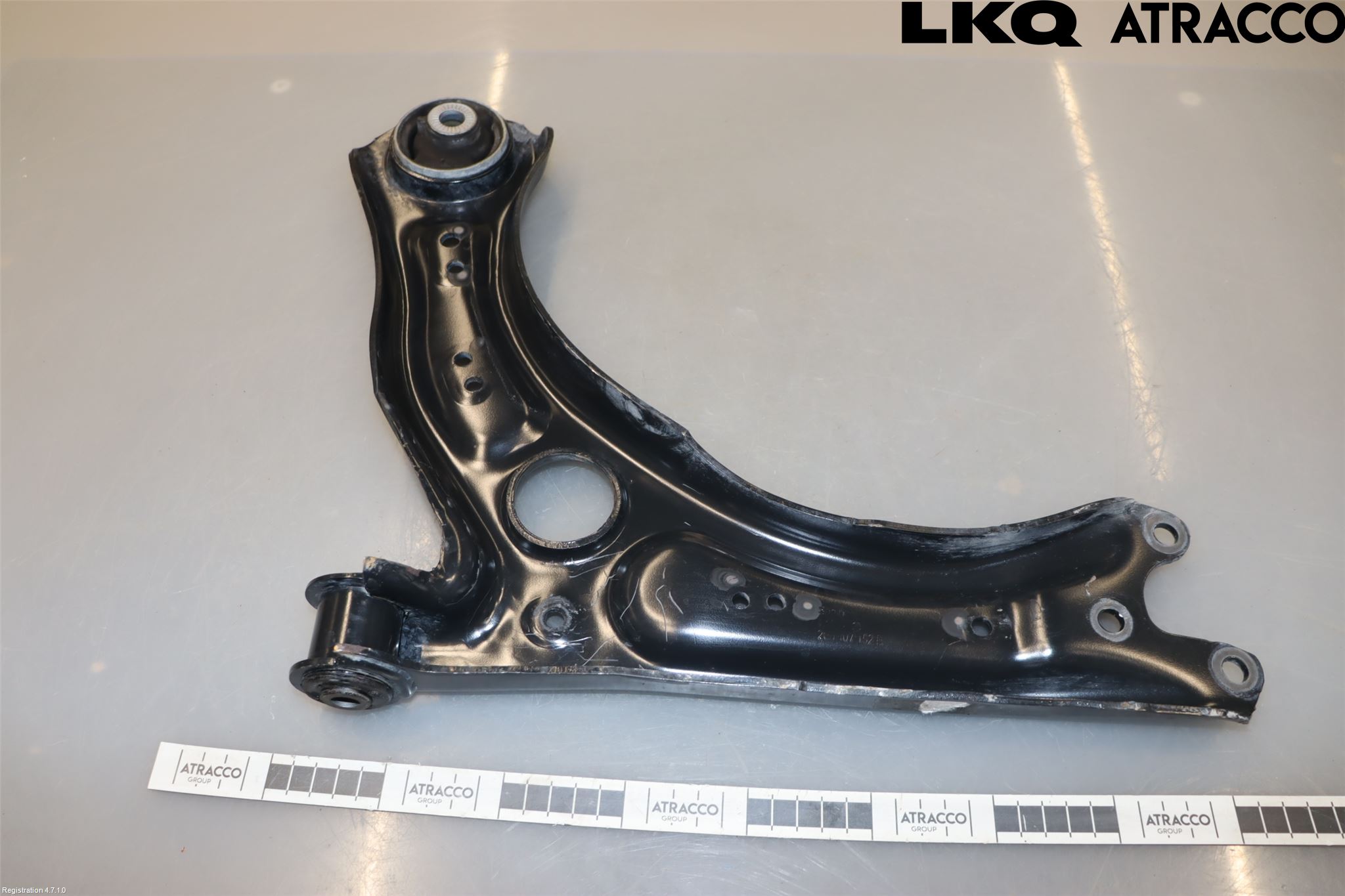 Skoda KAMIQ 20- Bärarm Fram Undre Hö