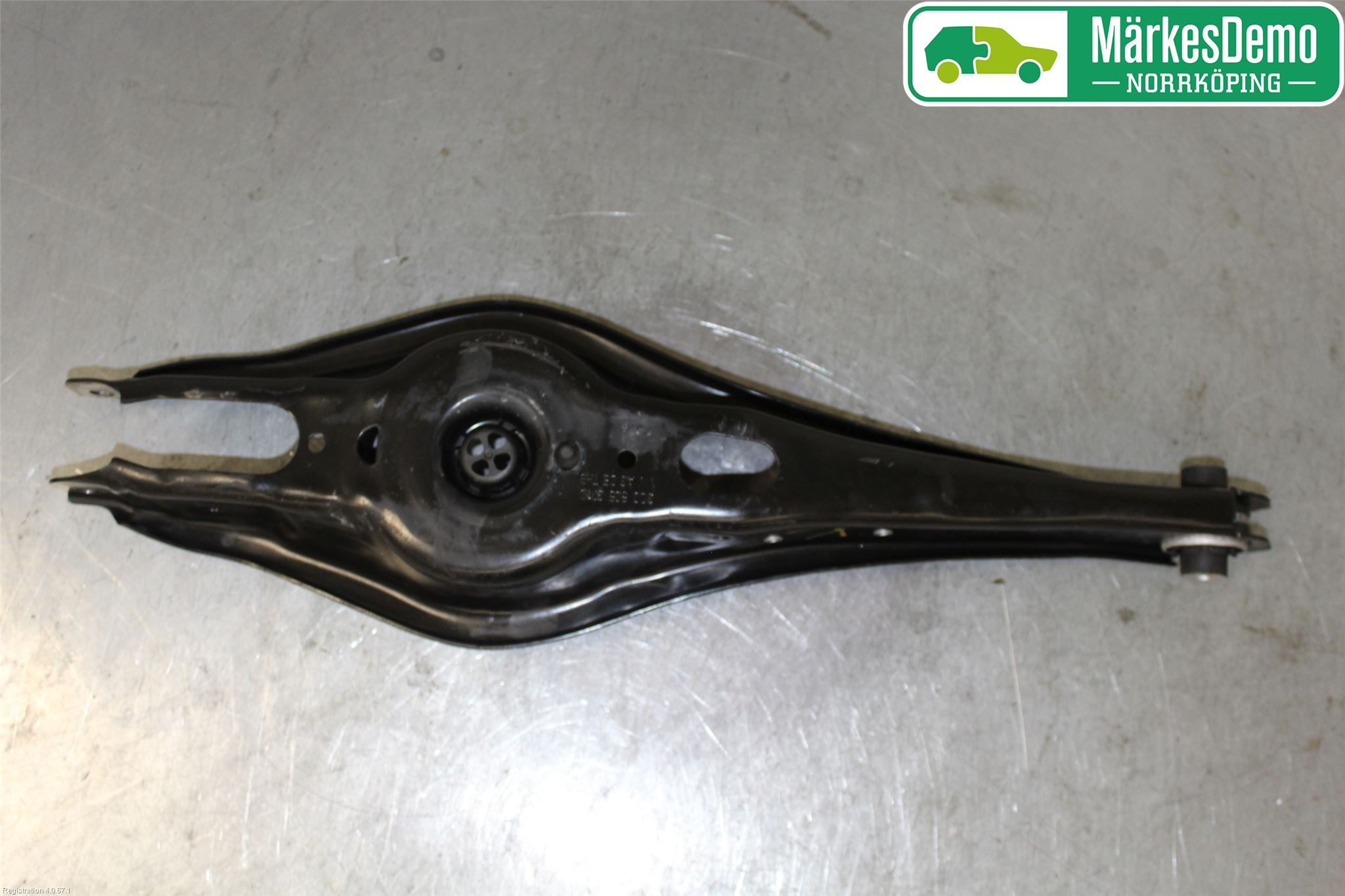 Skoda SUPERB 16-24 Bärarm Bak Vänster