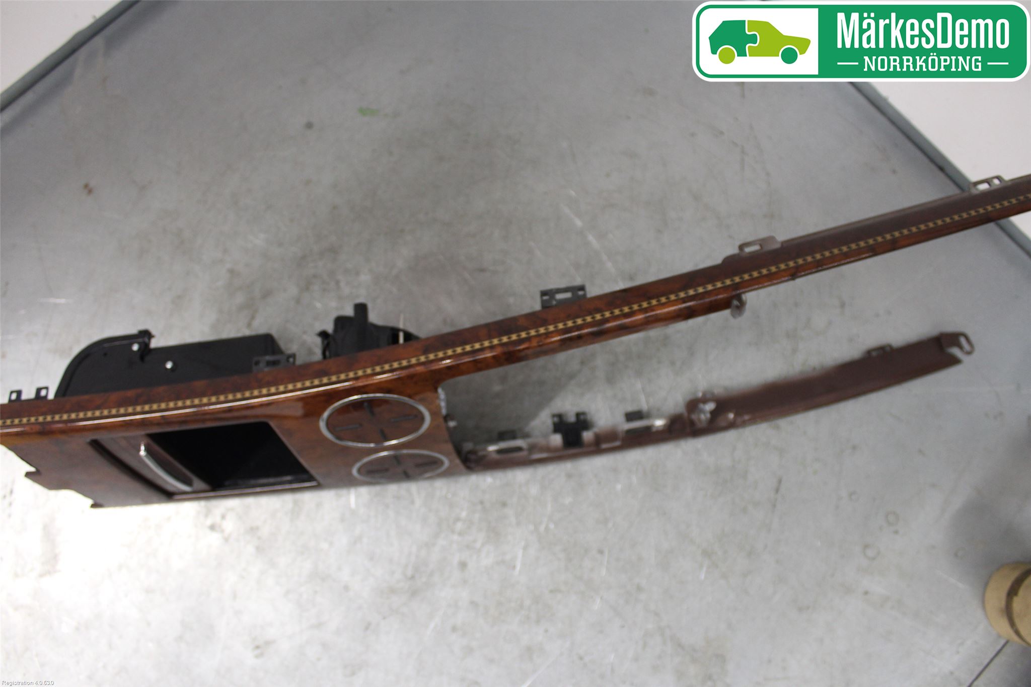 Volkswagen VW PHAETON Instrumentkonsoll Mitt