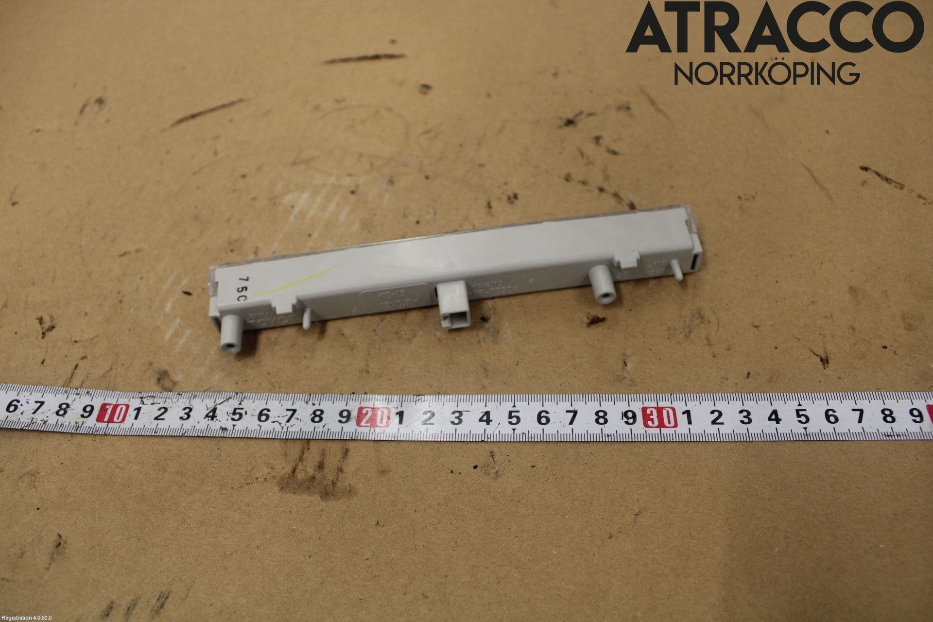 Toyota YARIS XP21 20- Bromsljus Bakruta