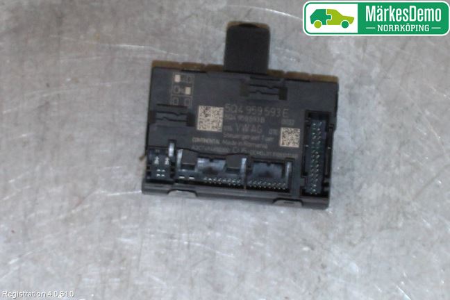 Skoda SUPERB 16-24 Styrenhet Dörr