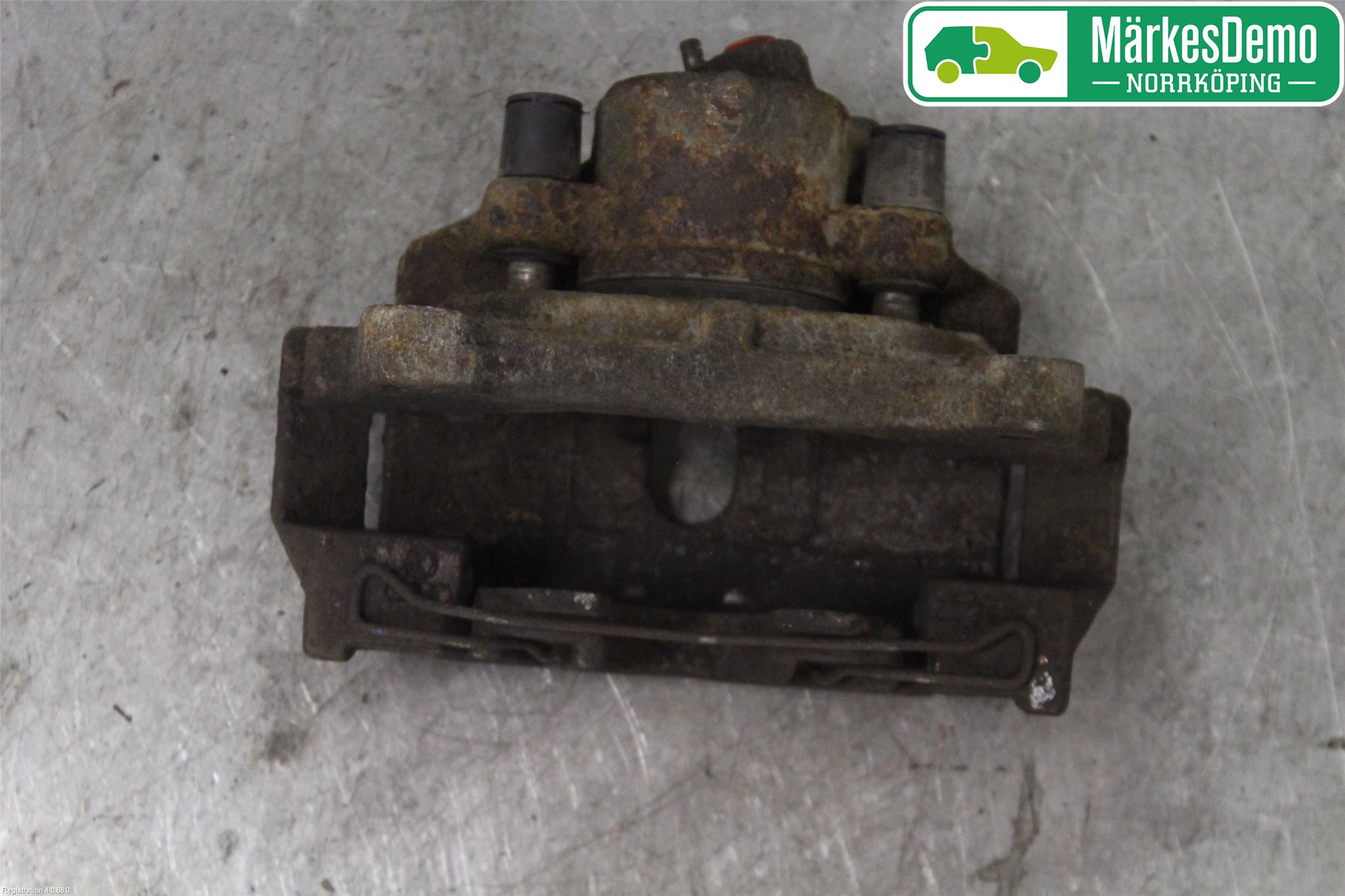 Volkswagen VW PASSAT 11-14 Bromsok Fram Höger