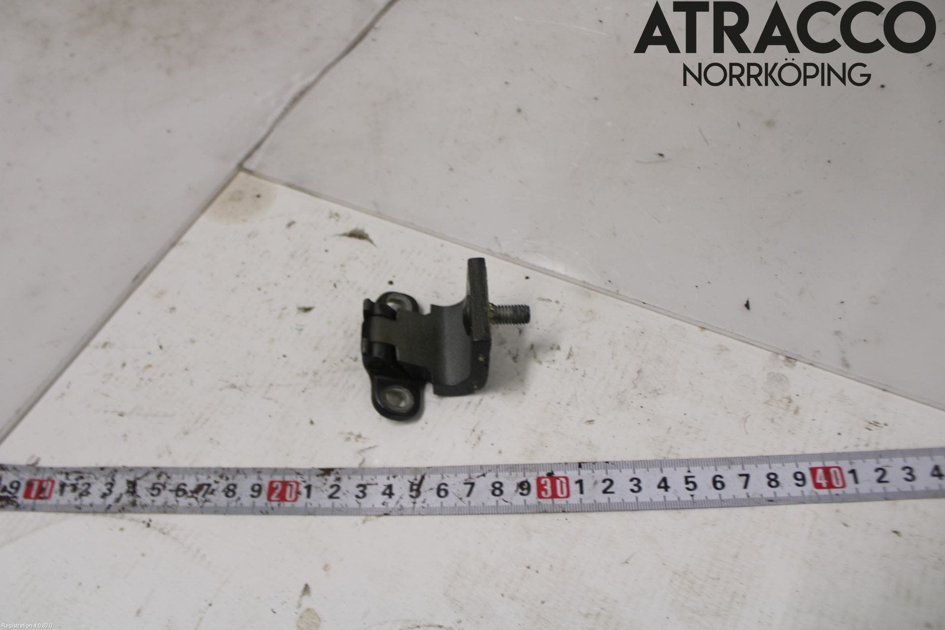 Seat LEON 06-12 Bakluckegångjärn Vä