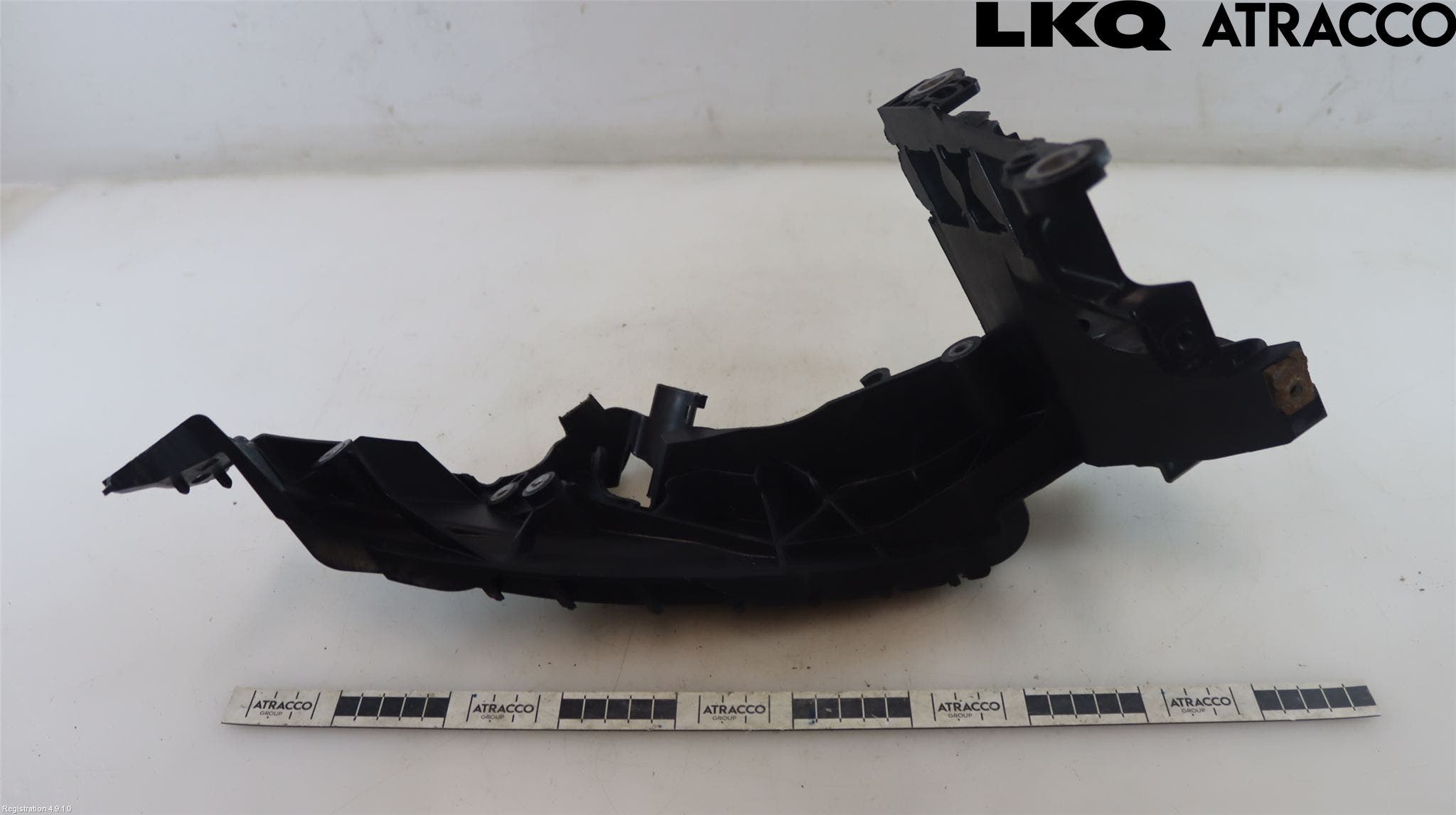 Audi A4 12-15 Strålkast Fästsarg