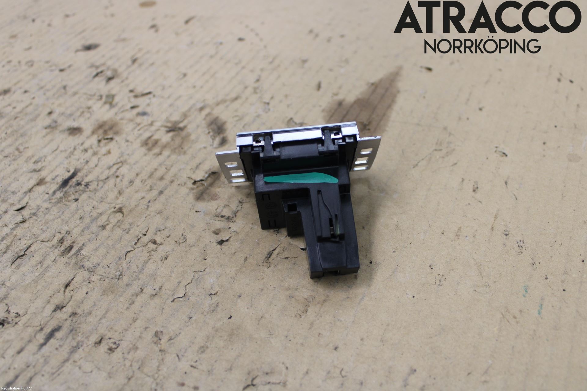 Volkswagen VW PASSAT 11-14 Instrument Klocka