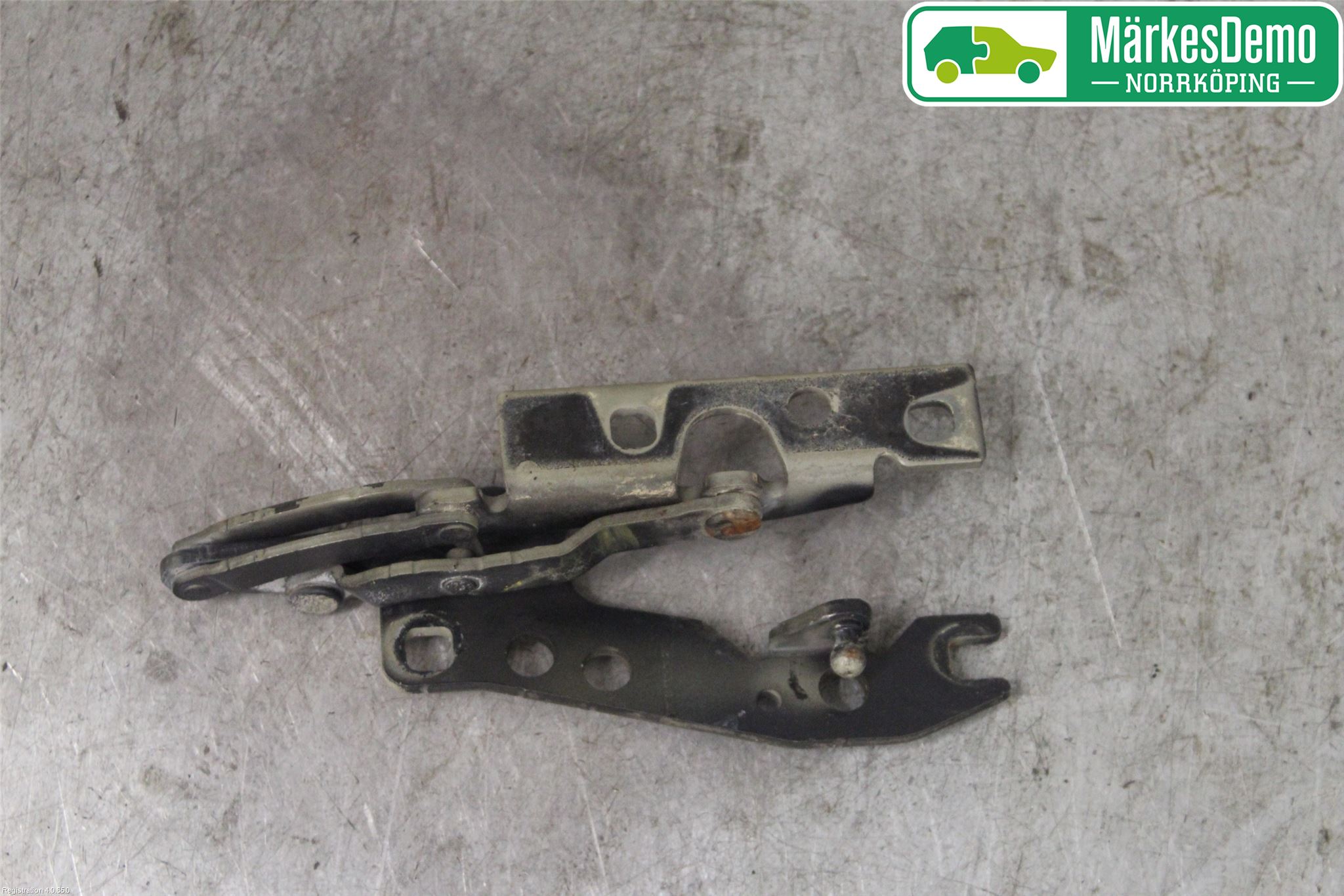 BMW X5 E53     99-06 Huvgångjärn