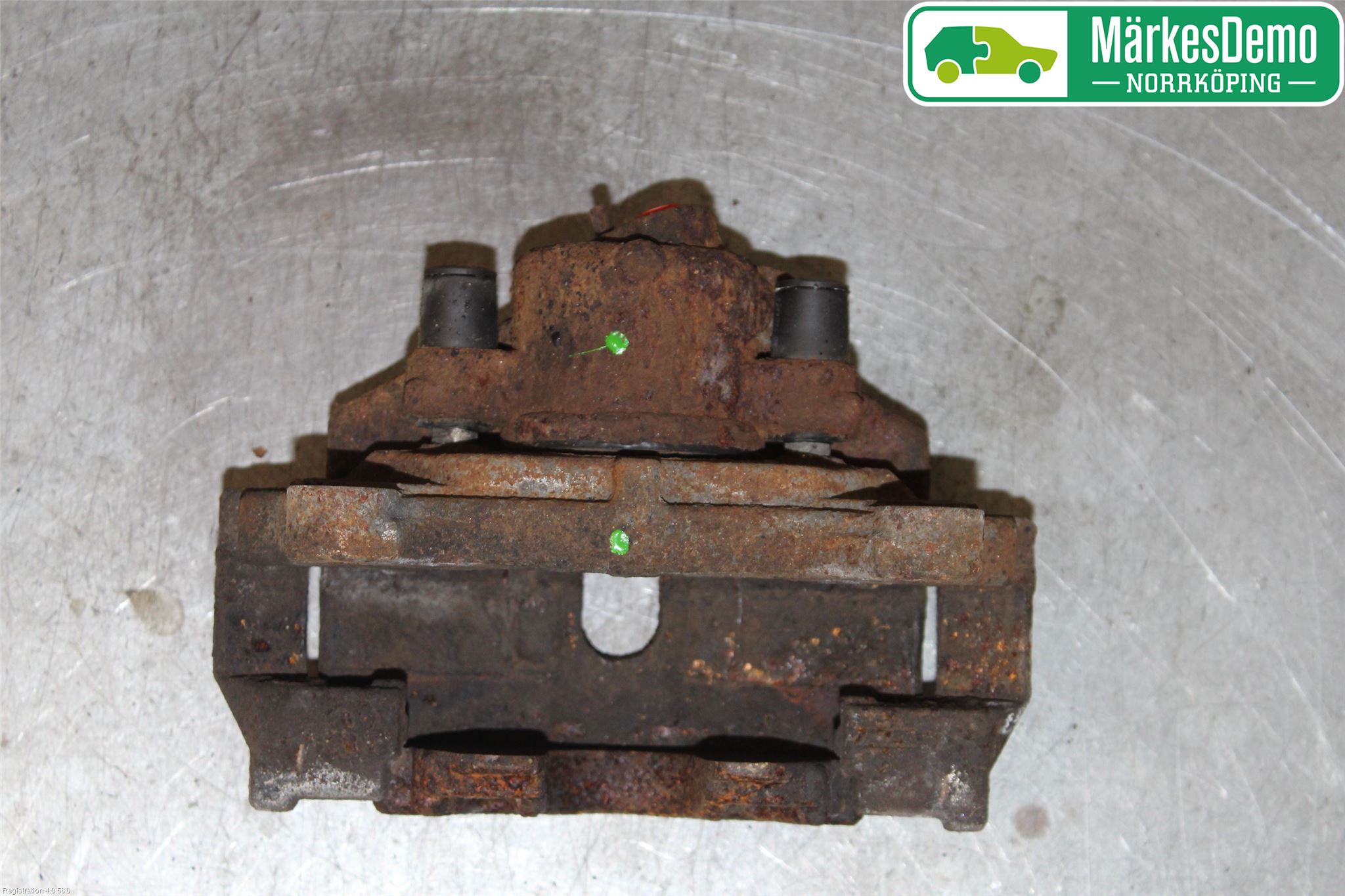 Volkswagen VW PASSAT 11-14 Bromsok Fram Höger