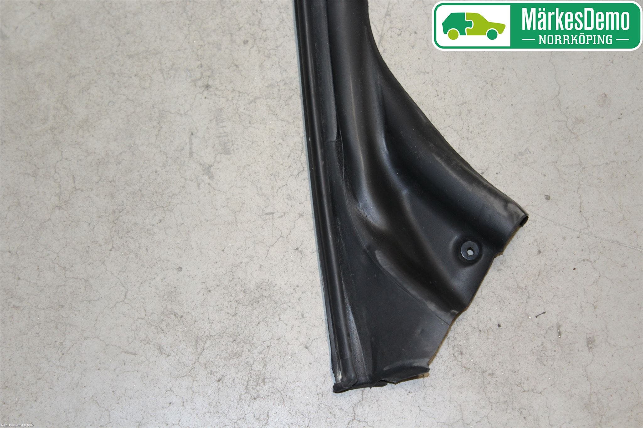 Jaguar XK/XKR 06-14 Vindruta - Gummilist