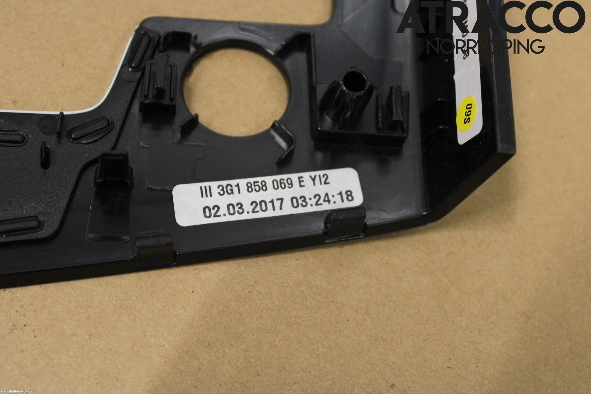 Volkswagen VW PASSAT 15-19 Instrument-Radio Sarg