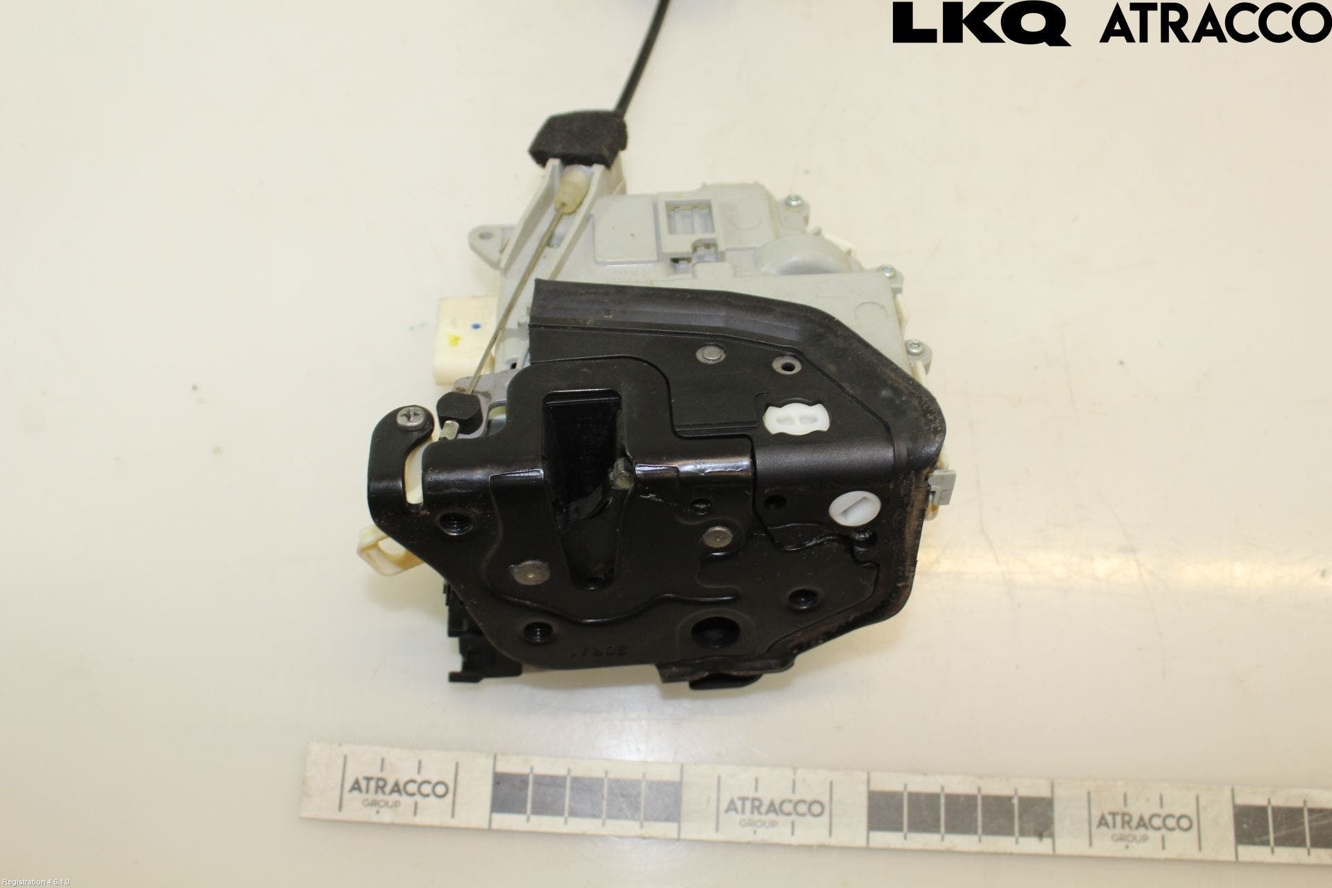 Audi A4 ALLROAD 09-16 Låskista-Dörrlås