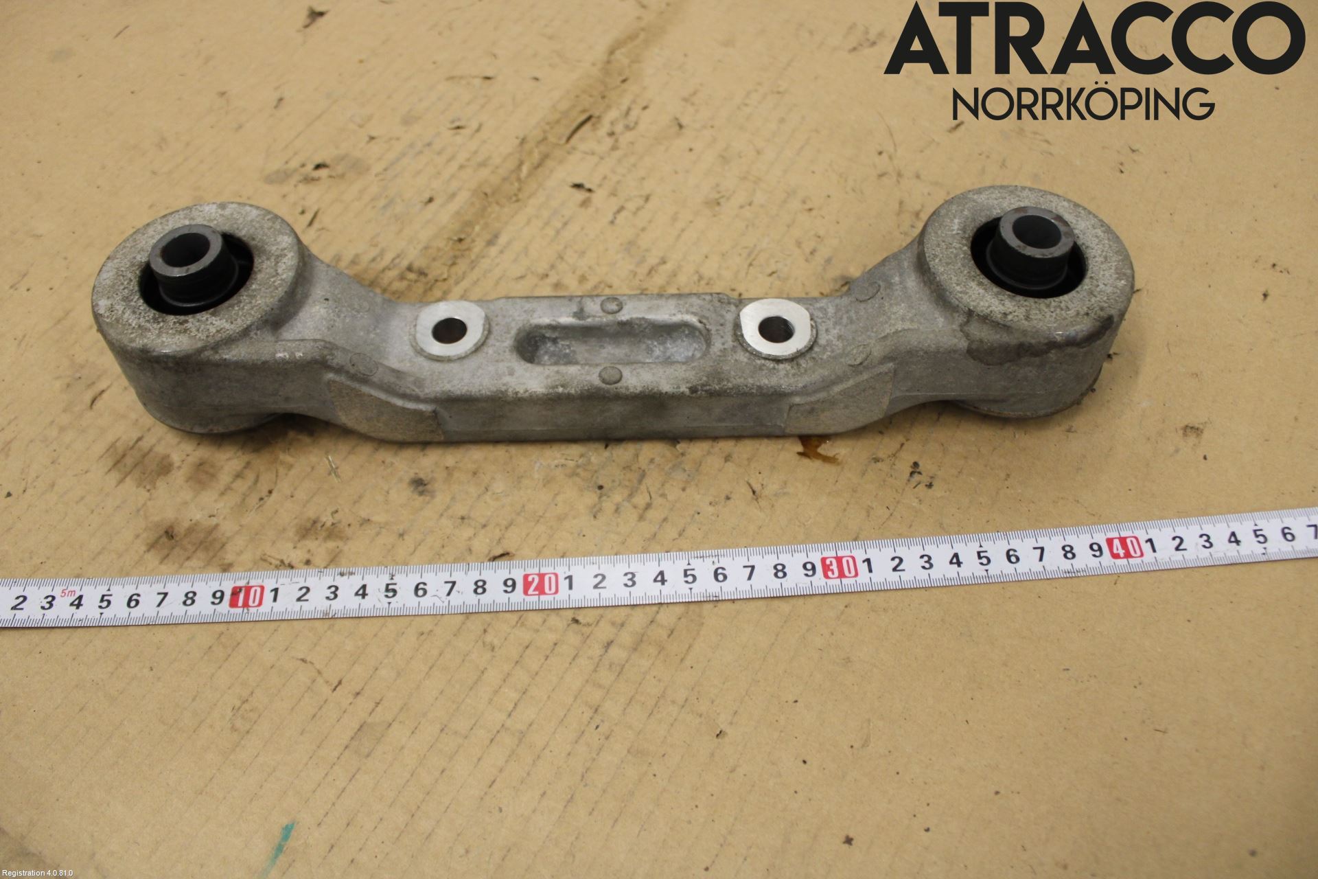 Toyota RAV4 19- Bakaxel Fäste