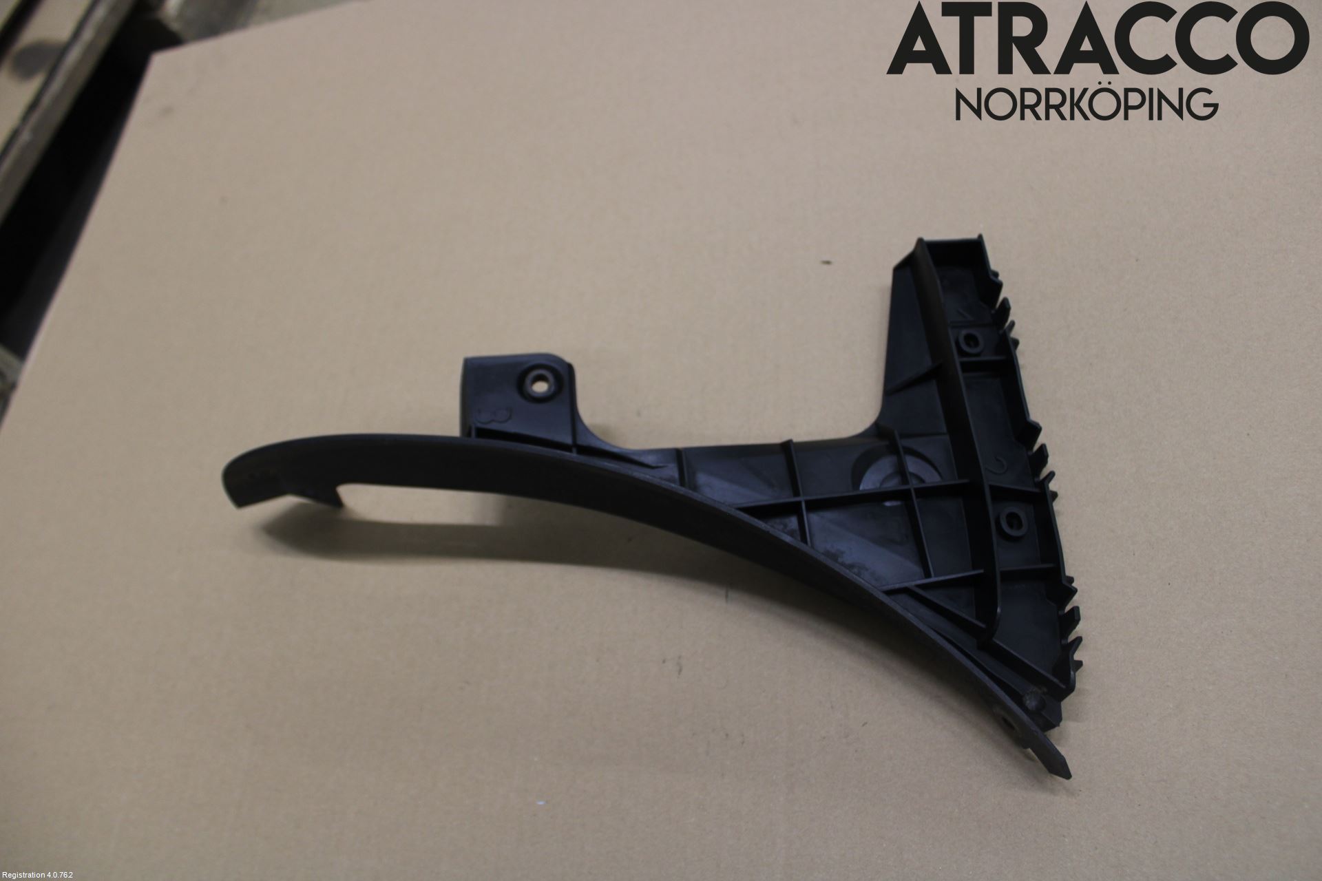 Audi A3/S3     96-03 Stötfångarfäste Bak Hö