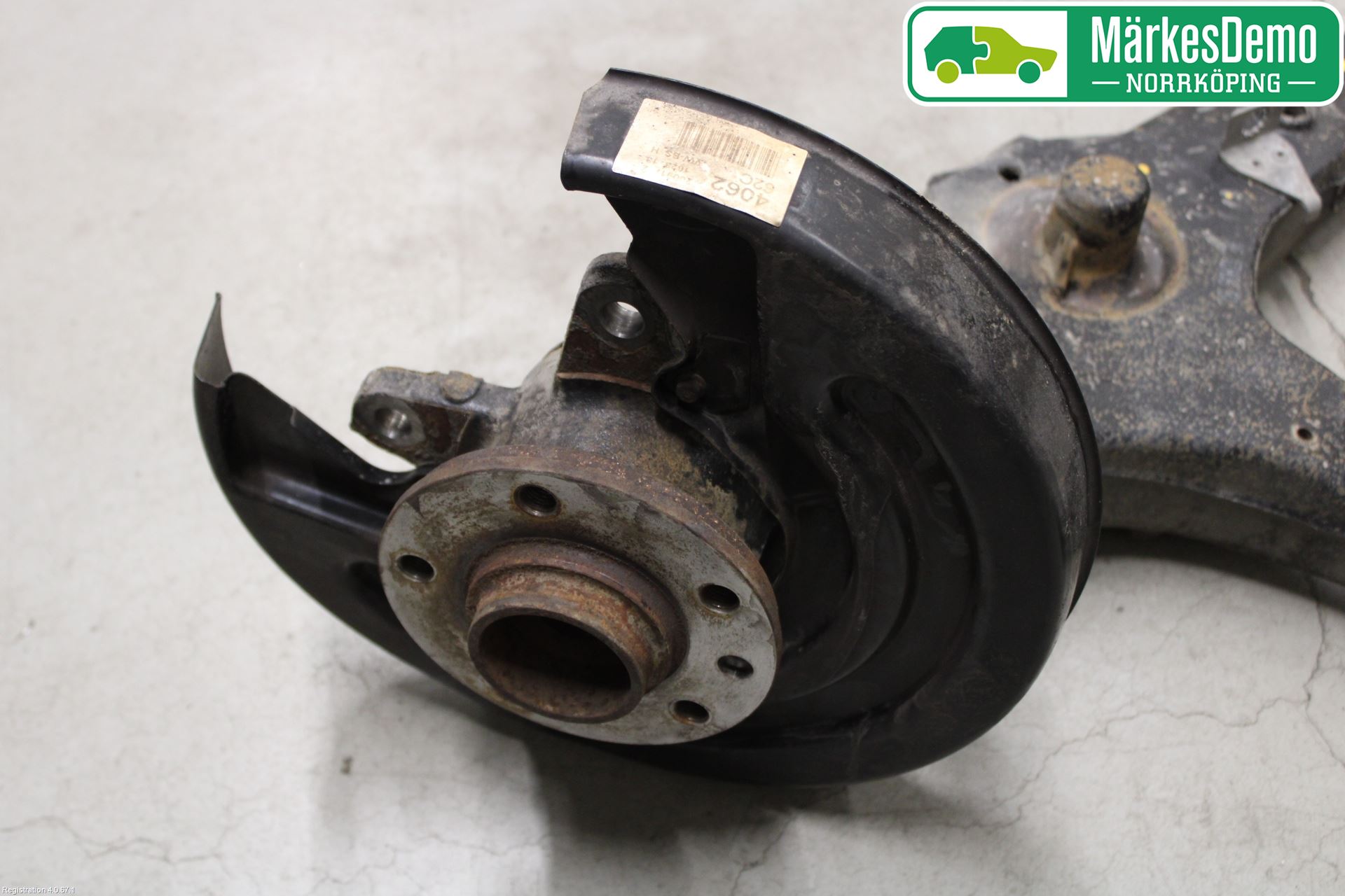 Volkswagen VW TRANSP/CARAVELLE (T6) 16-22 Bärarm Bak Höger