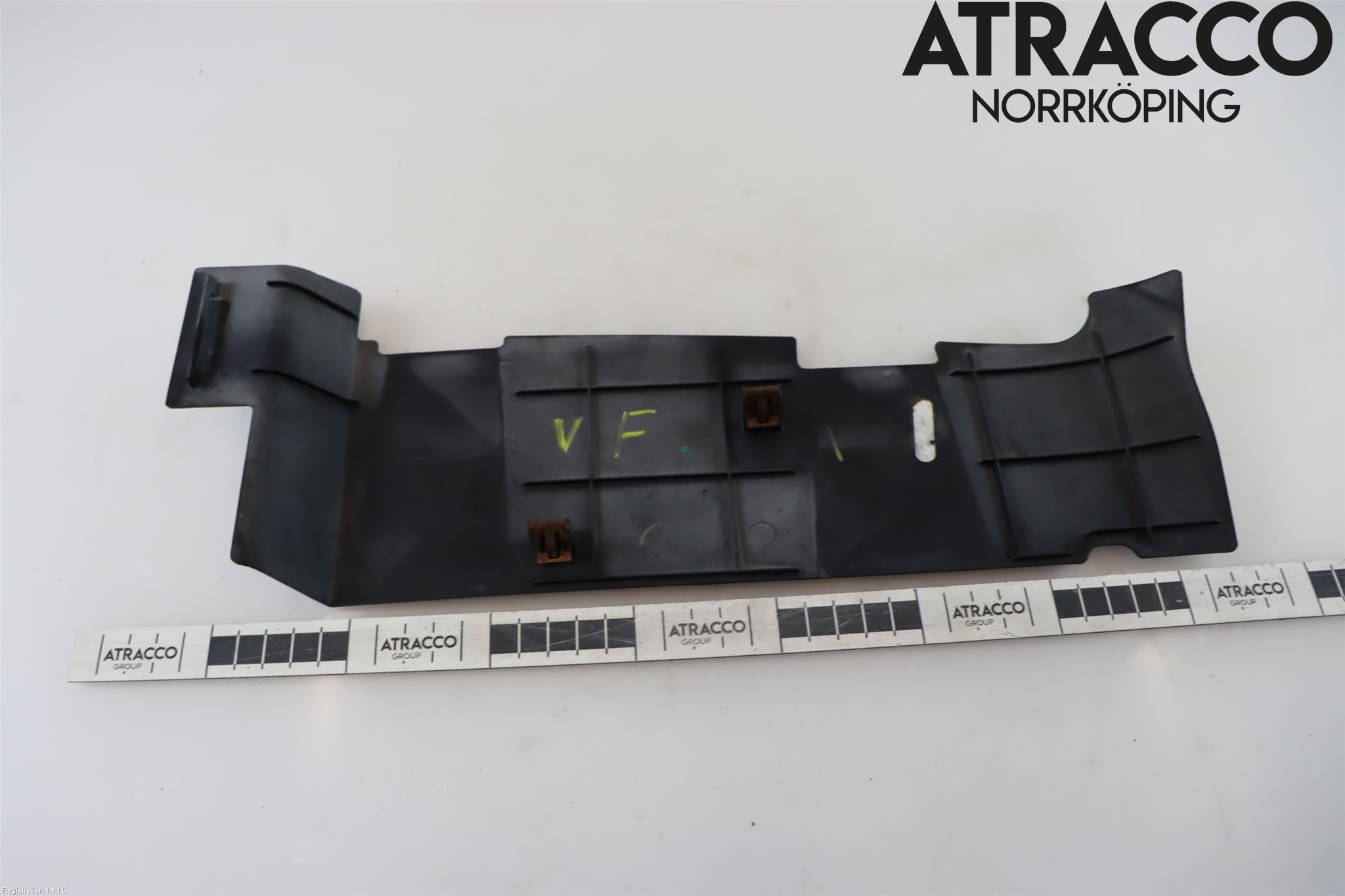 Chrysler CHR 300C Täckplast Front