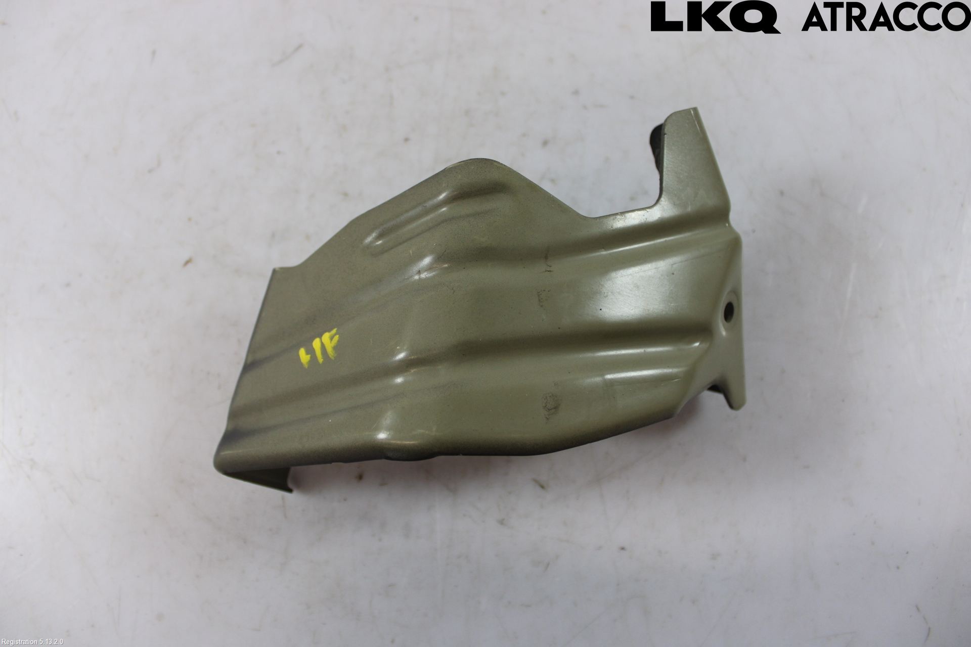 Volkswagen VW ID.7/TOURER 24- Skärmfäste Fram Hö