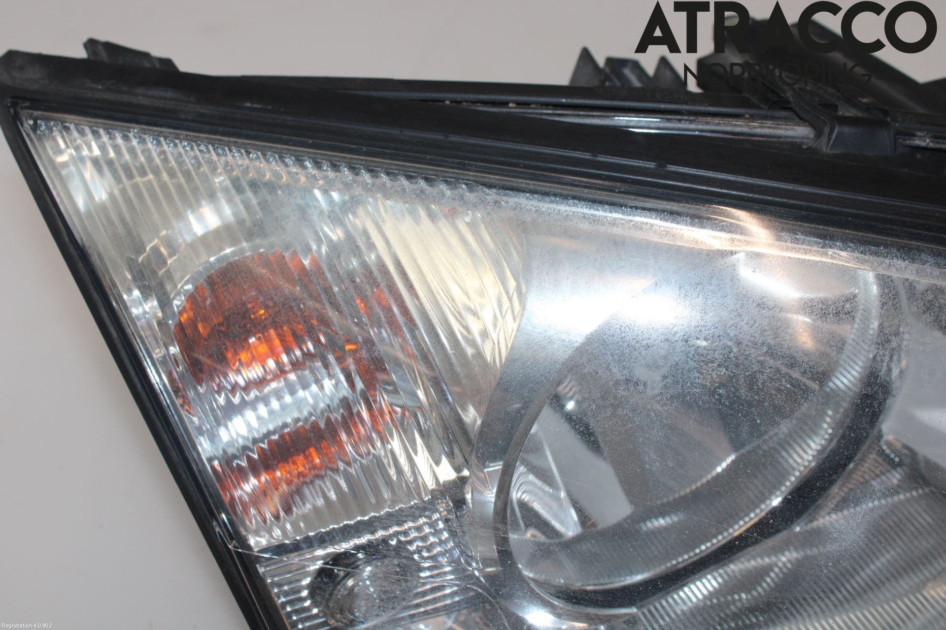 Ford MONDEO     01-06 Strålkastare Höger